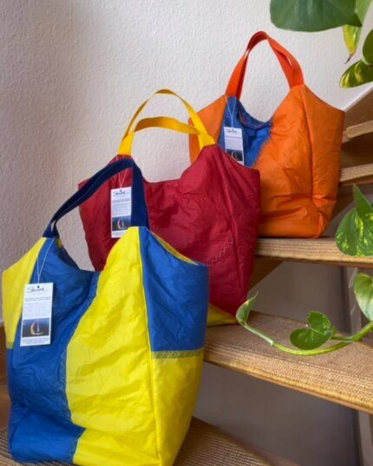 Skrabak Upcycling-Tasche aus Segeltuch (handgefertigte Unikate) – Ansicht 3