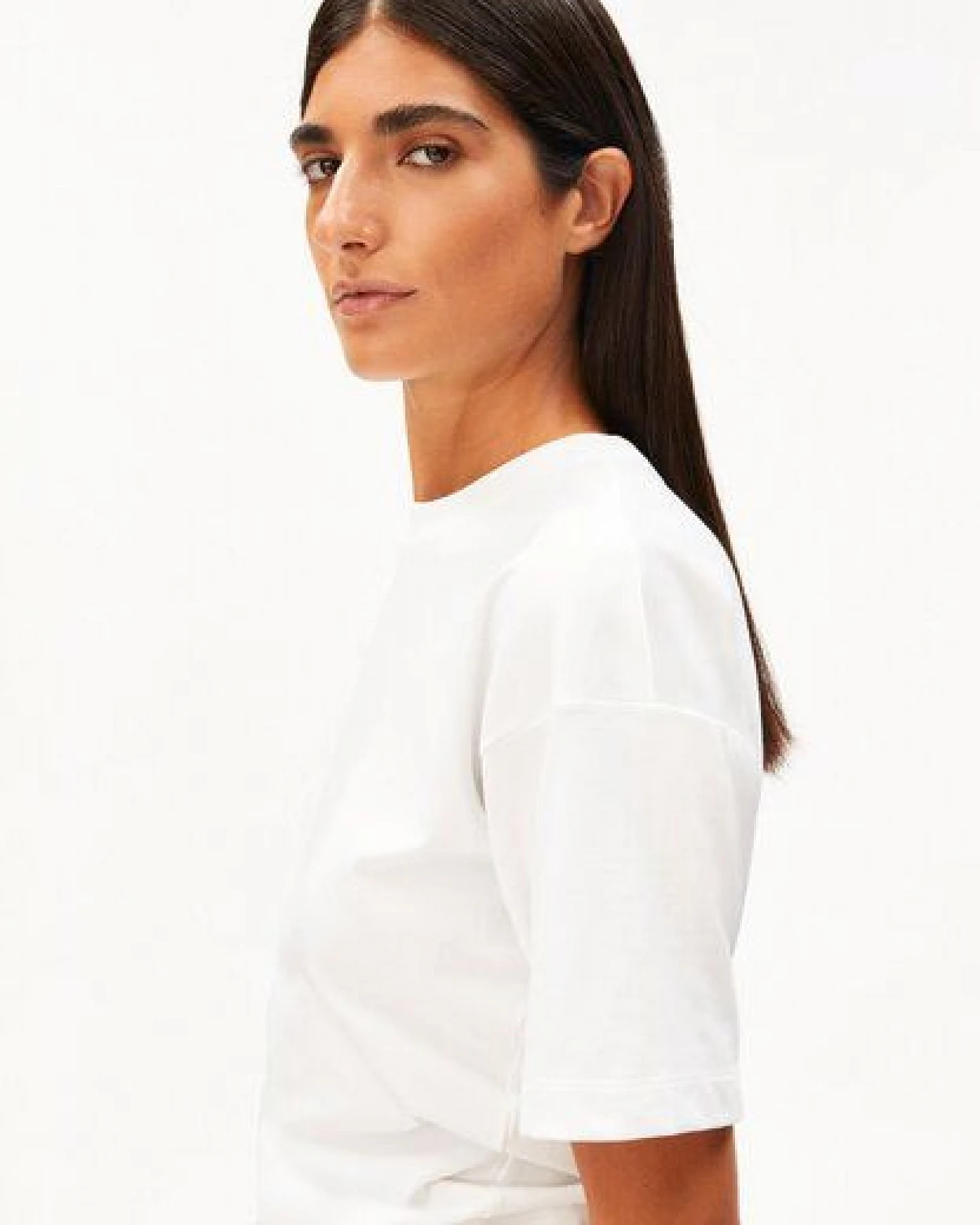ARMEDANGELS SLOUCHED WAIST Damen T-Shirt aus 100% Bio-Baumwolle – Ansicht 3