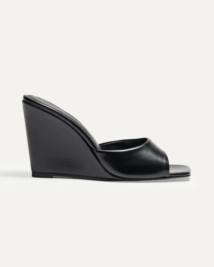 BIKKOU Damen vegan Mules 1am Too Pretty To Leave Schwarz