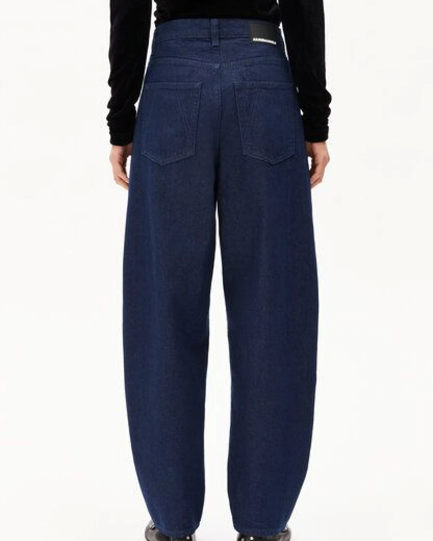 ARMEDANGELS BAARELL Damen Barrel Jeans recycelte Baumwolle – Ansicht 2