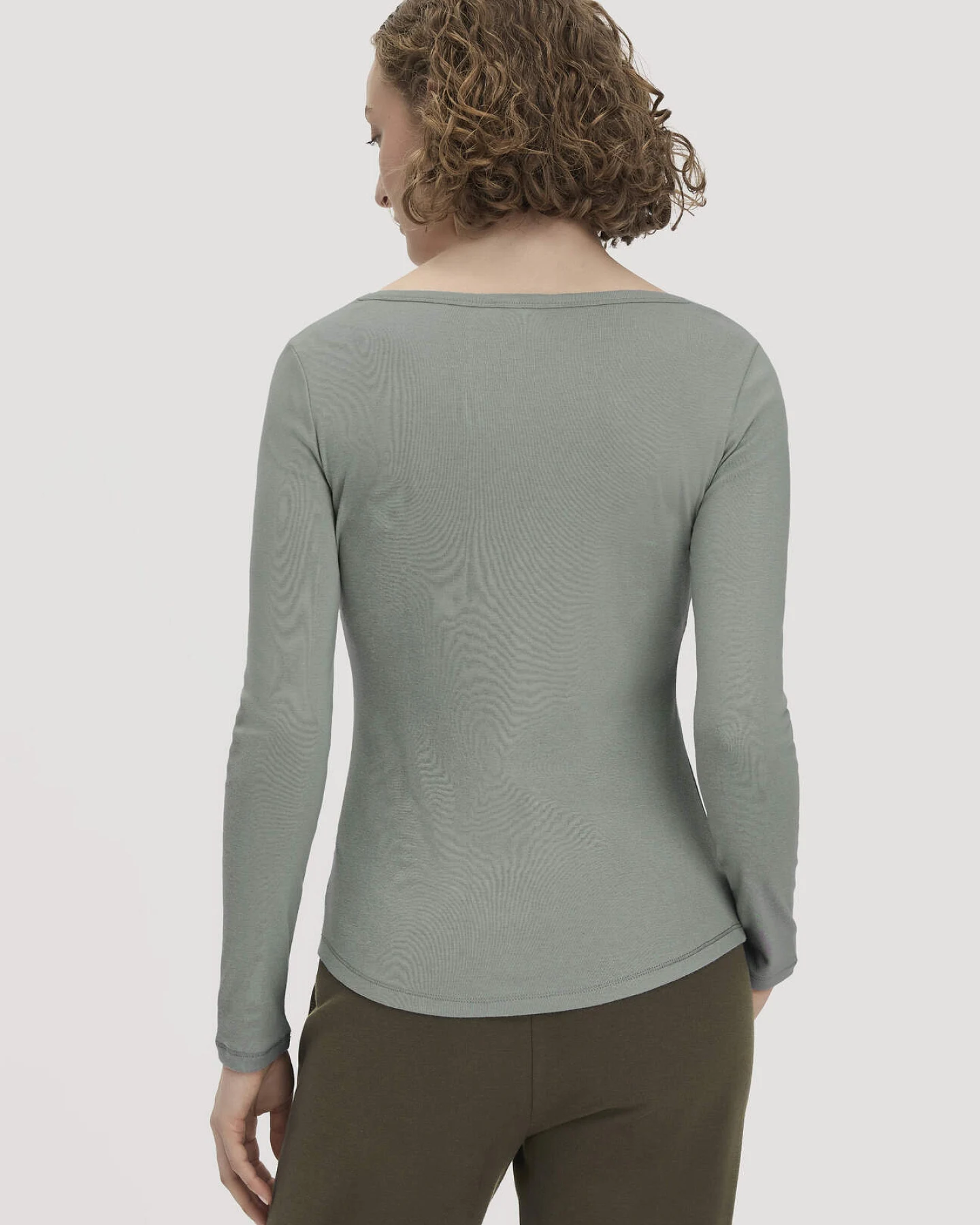 hessnatur Damen Softrib Longsleeve Fitted aus Bio-Baumwolle und TENCEL™ Modal - blau - Größe 34 – Ansicht 3
