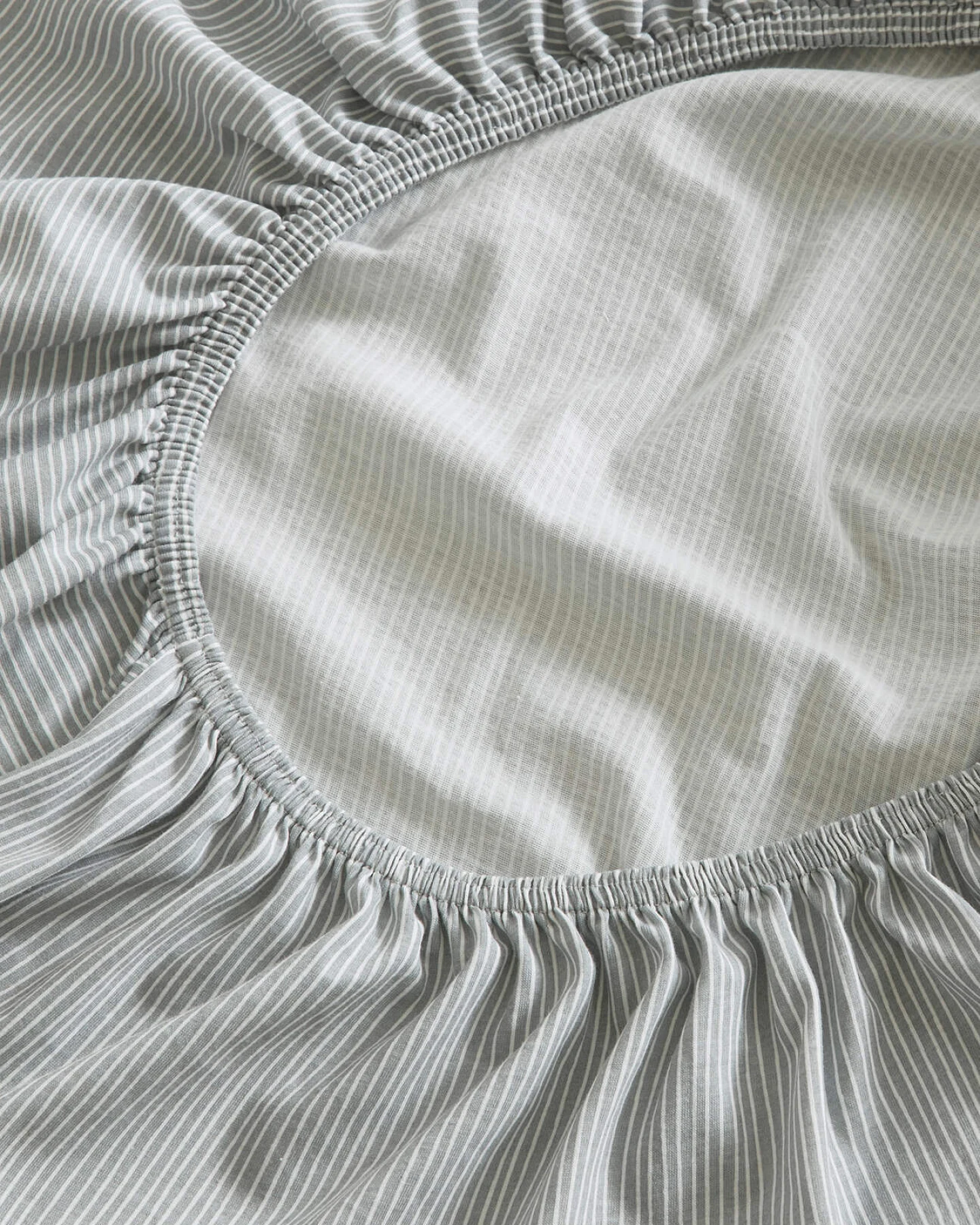 hessnatur Baby Jersey Spannbettlaken aus Bio-Baumwolle - blau - Größe 70x140 cm – Ansicht 2