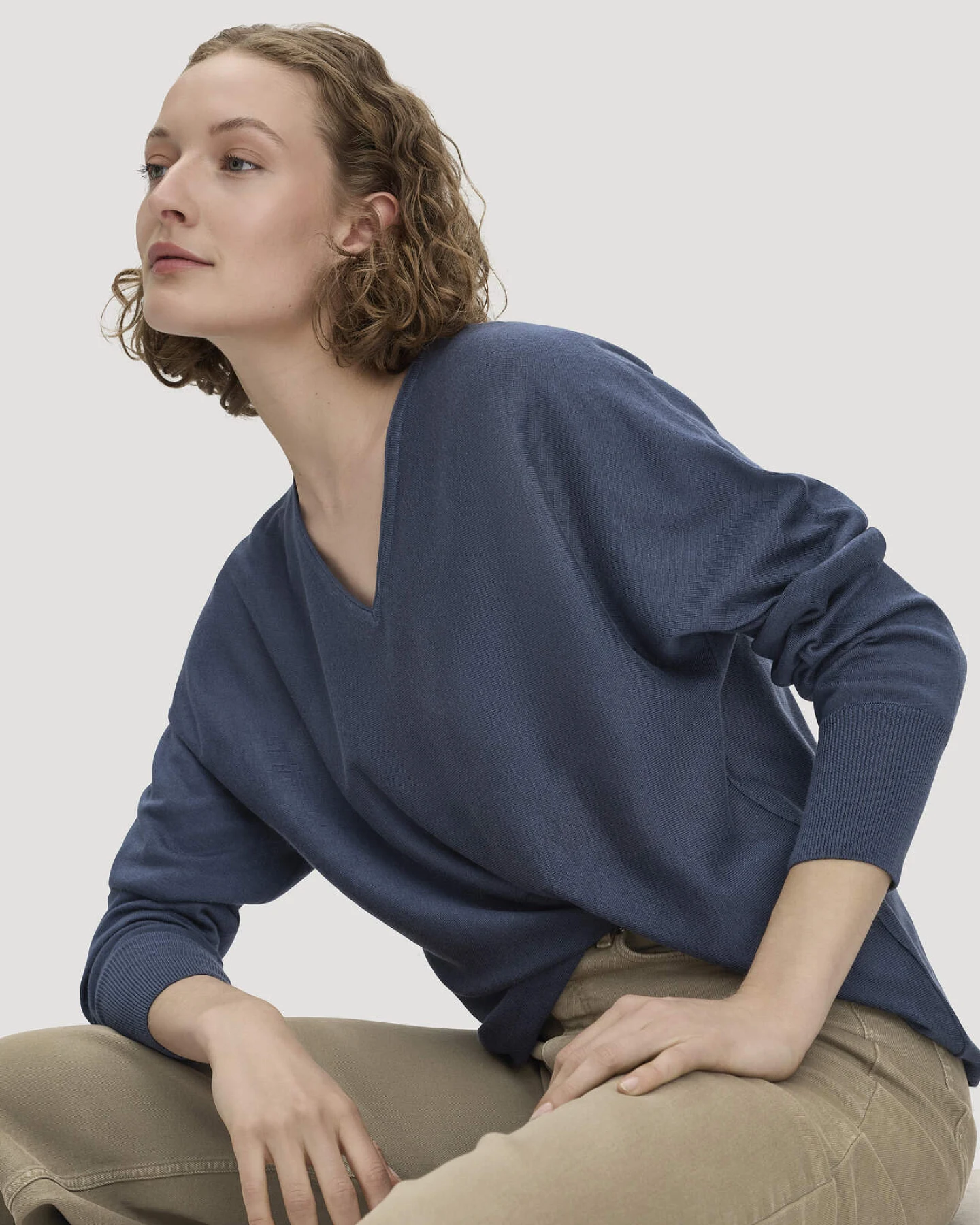 hessnatur Damen Pullover Oversize aus TENCEL™ Lyocell und Bio-Baumwolle - blau - Größe L – Ansicht 4