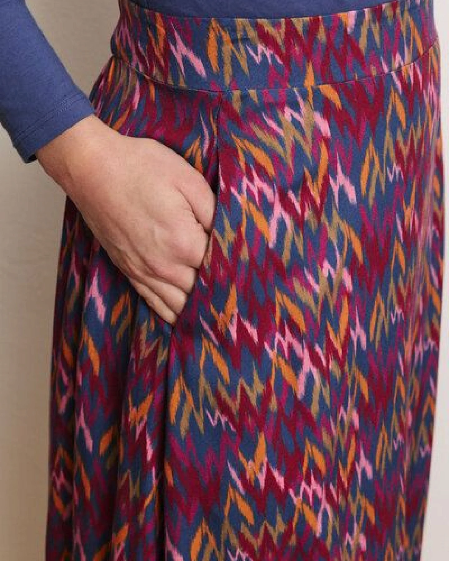 TRANQUILLO Rock Cadiiz aus EcoVero-Twill – Ansicht 3