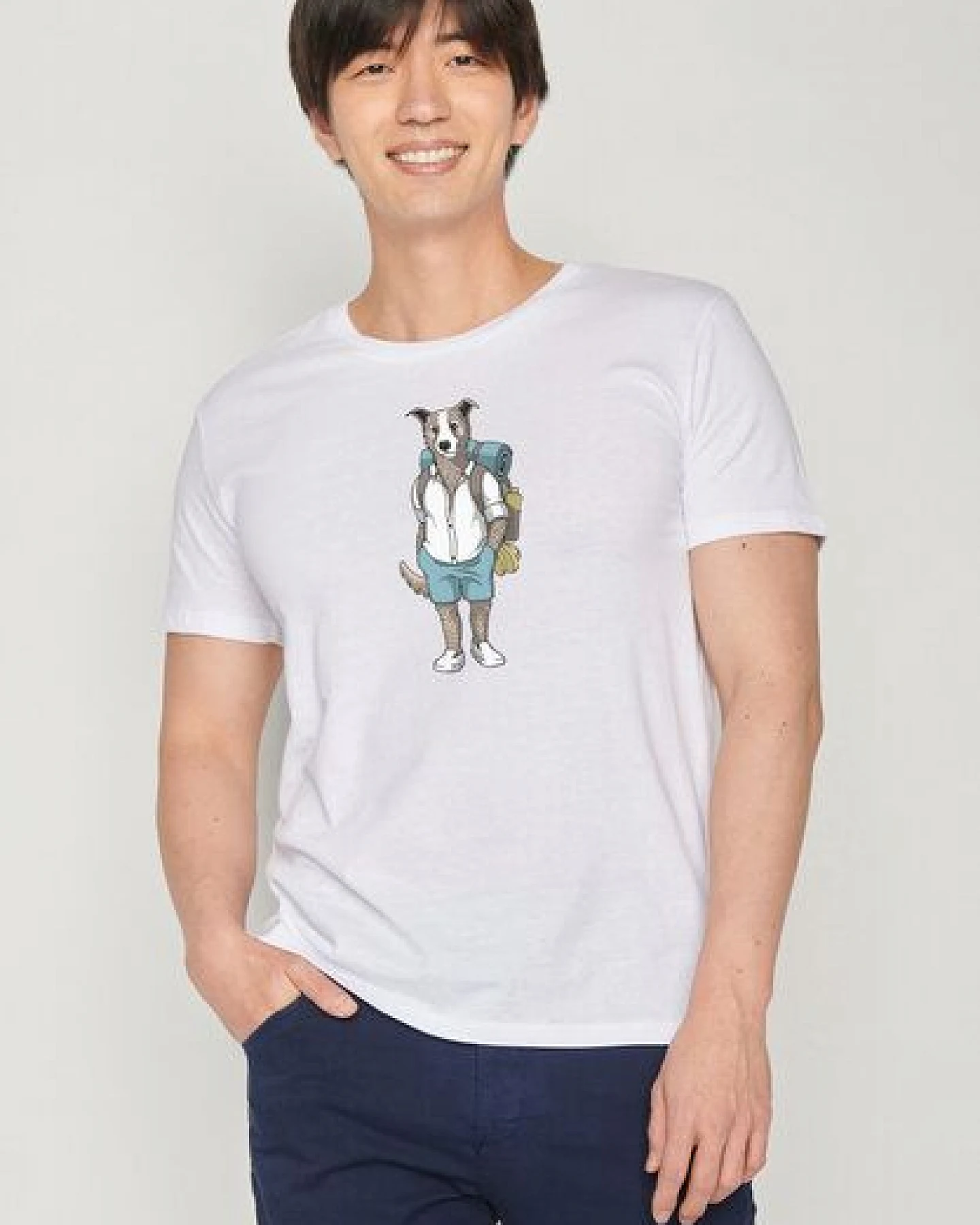 GREENBOMB Animal Dog Traveller Guide - Sportliches T-Shirt aus Bio-Baumwolle / hochwertiger Print / GOTS / Fair & Vegan – Ansicht 4