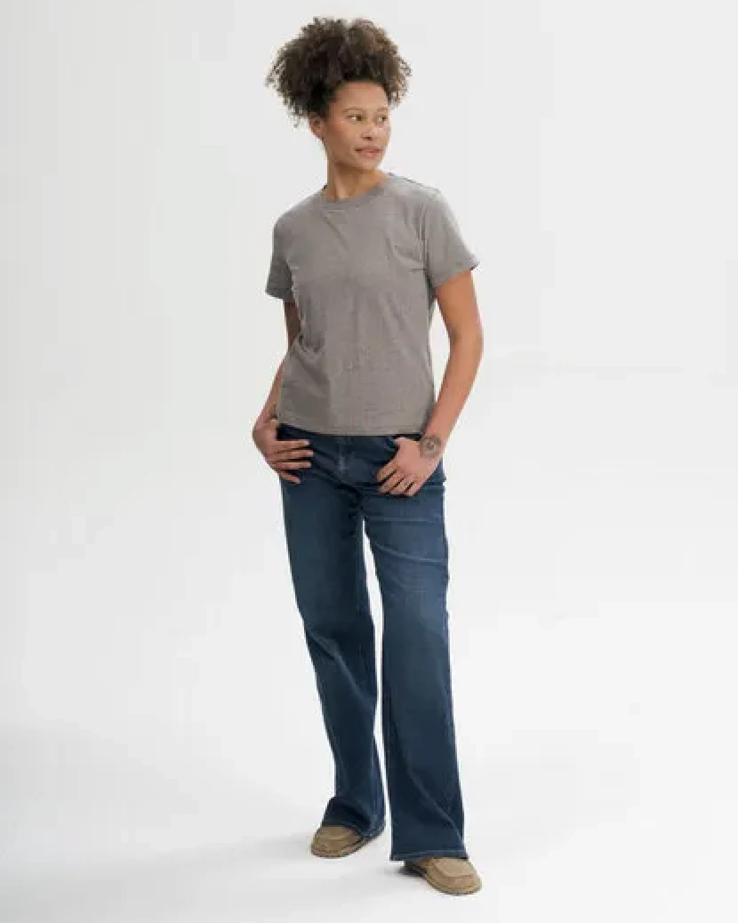 MELA T-Shirt Style KHIRA aus 100% Bio-Baumwolle – Ansicht 3