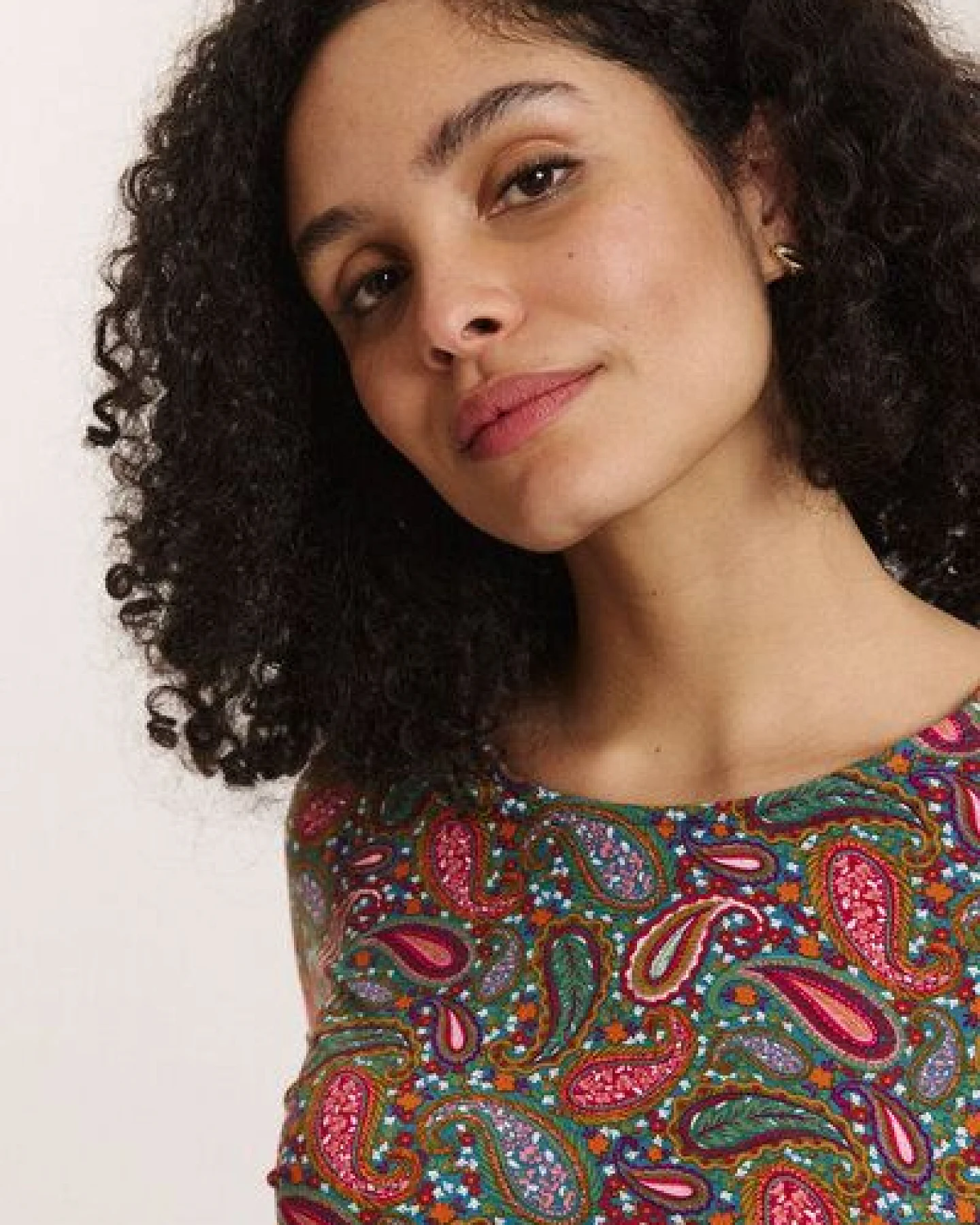 TRANQUILLO Basic-Shirt Felicee aus EcoVero Viskose – Ansicht 4