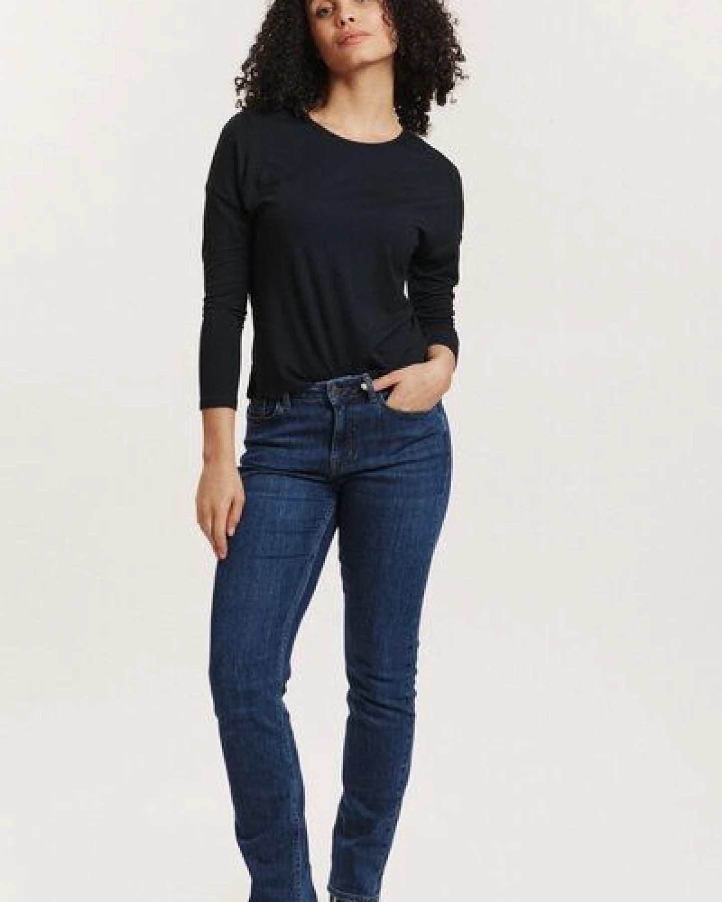 TRANQUILLO Basic-Shirt Felicee aus EcoVero Viskose – Ansicht 4