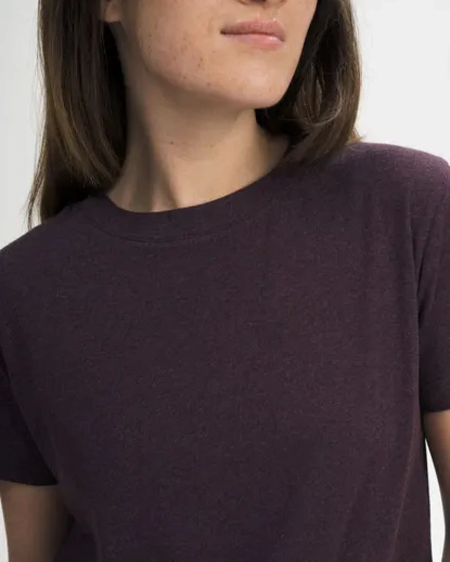 MELA T-Shirt Style KHIRA aus 100% Bio-Baumwolle – Ansicht 4