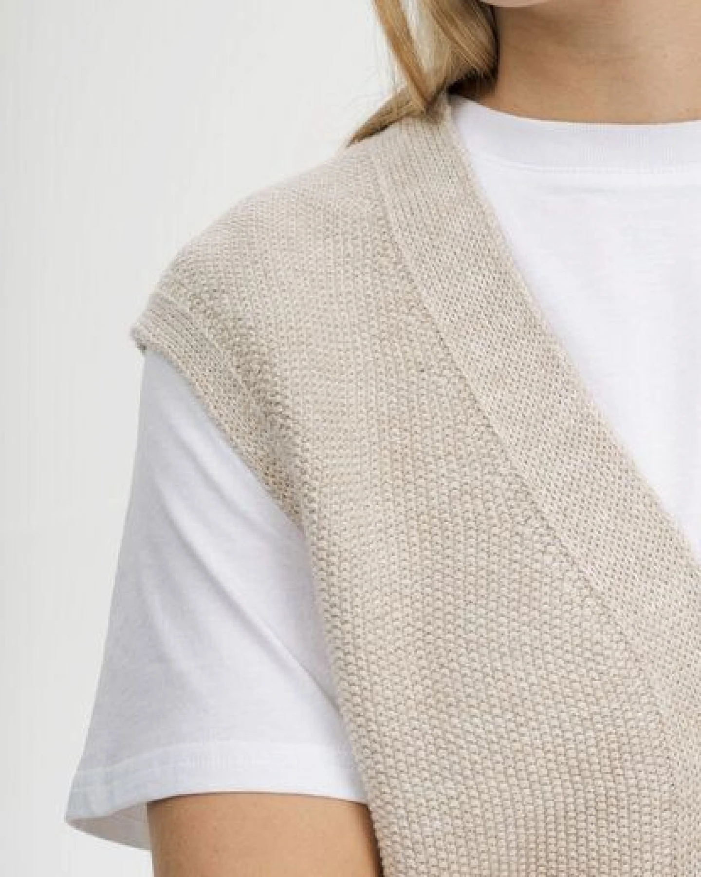 MELA Strukturierte Strickweste Style BHOJA aus 100% Bio-Baumwolle – Ansicht 4