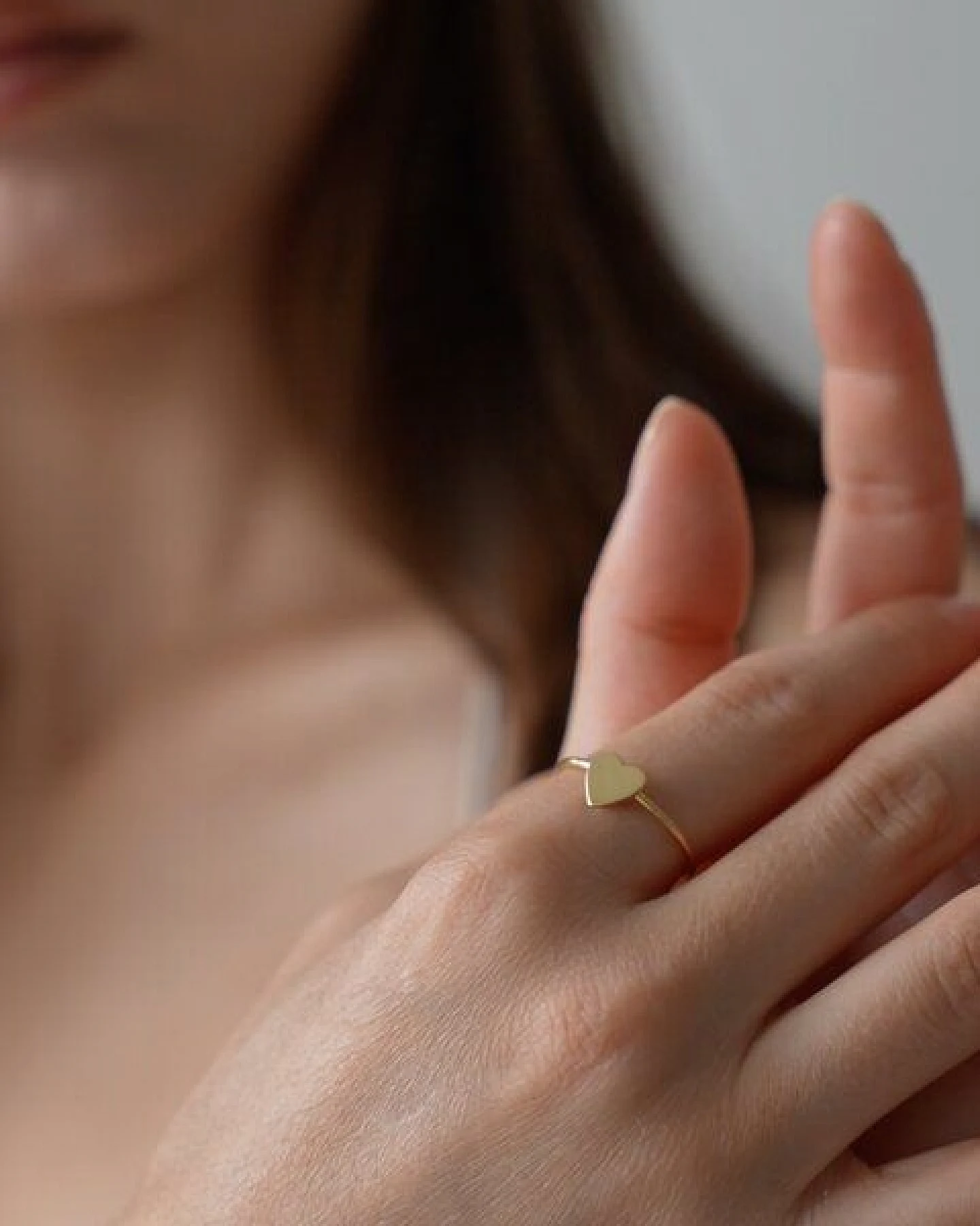BELLYBIRD Jewellery Ring mit geschlossenem Herz, 925 Silber, vergoldet – Ansicht 4