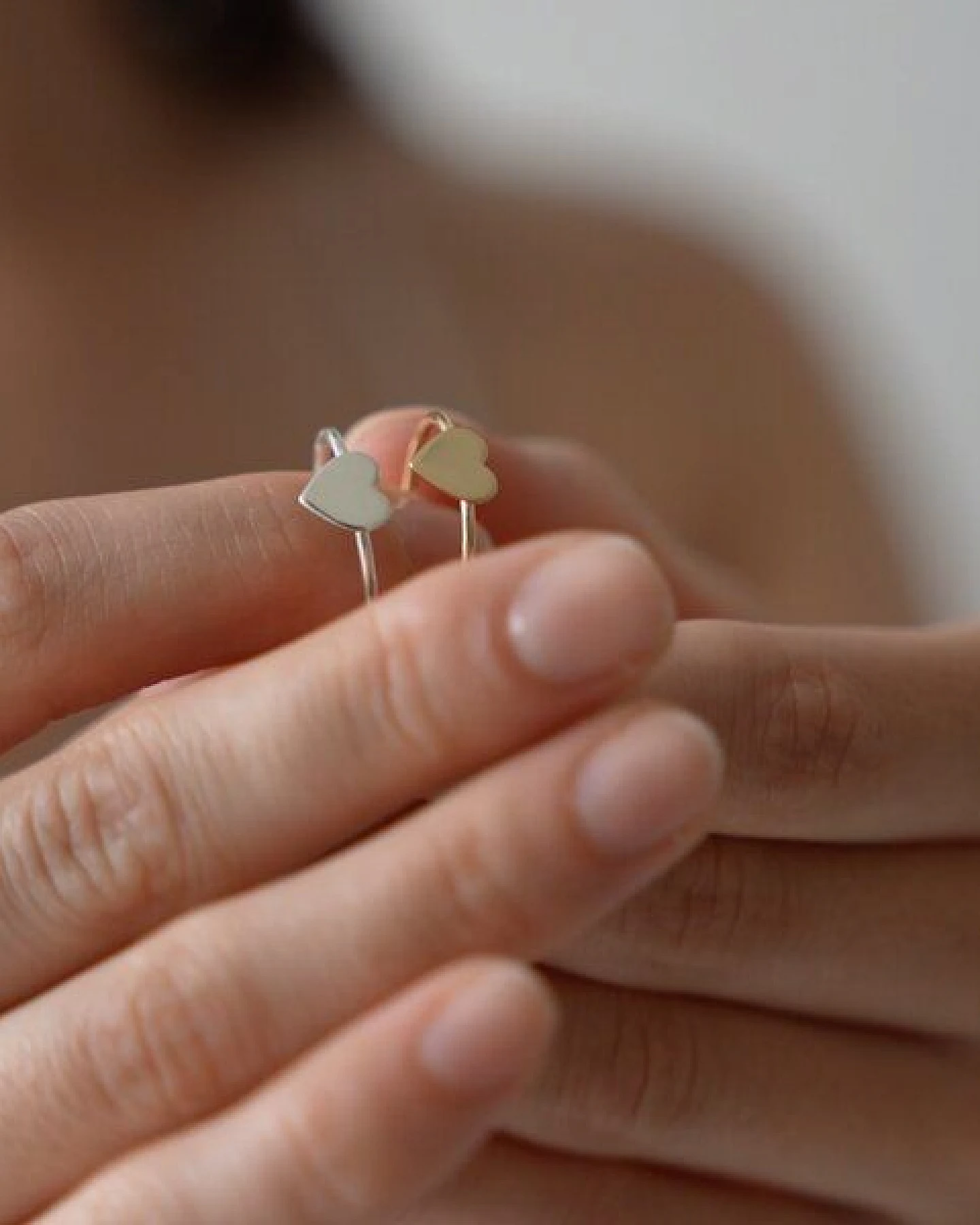 BELLYBIRD Jewellery Ring mit geschlossenem Herz, 925 Silber, vergoldet – Ansicht 2