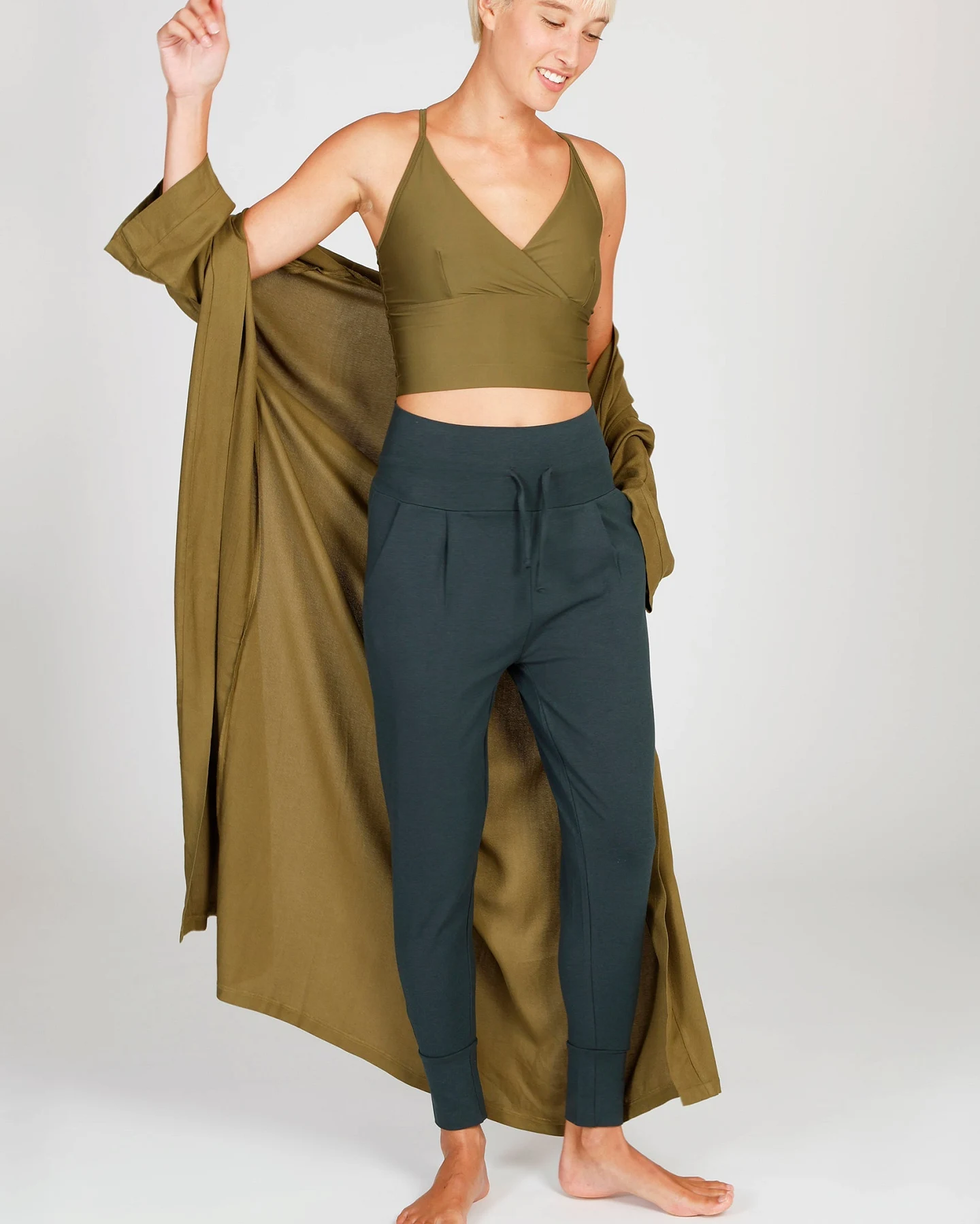 Kismet Kismet Kimono - Founder's Look Olive ONESIZE – Ansicht 2