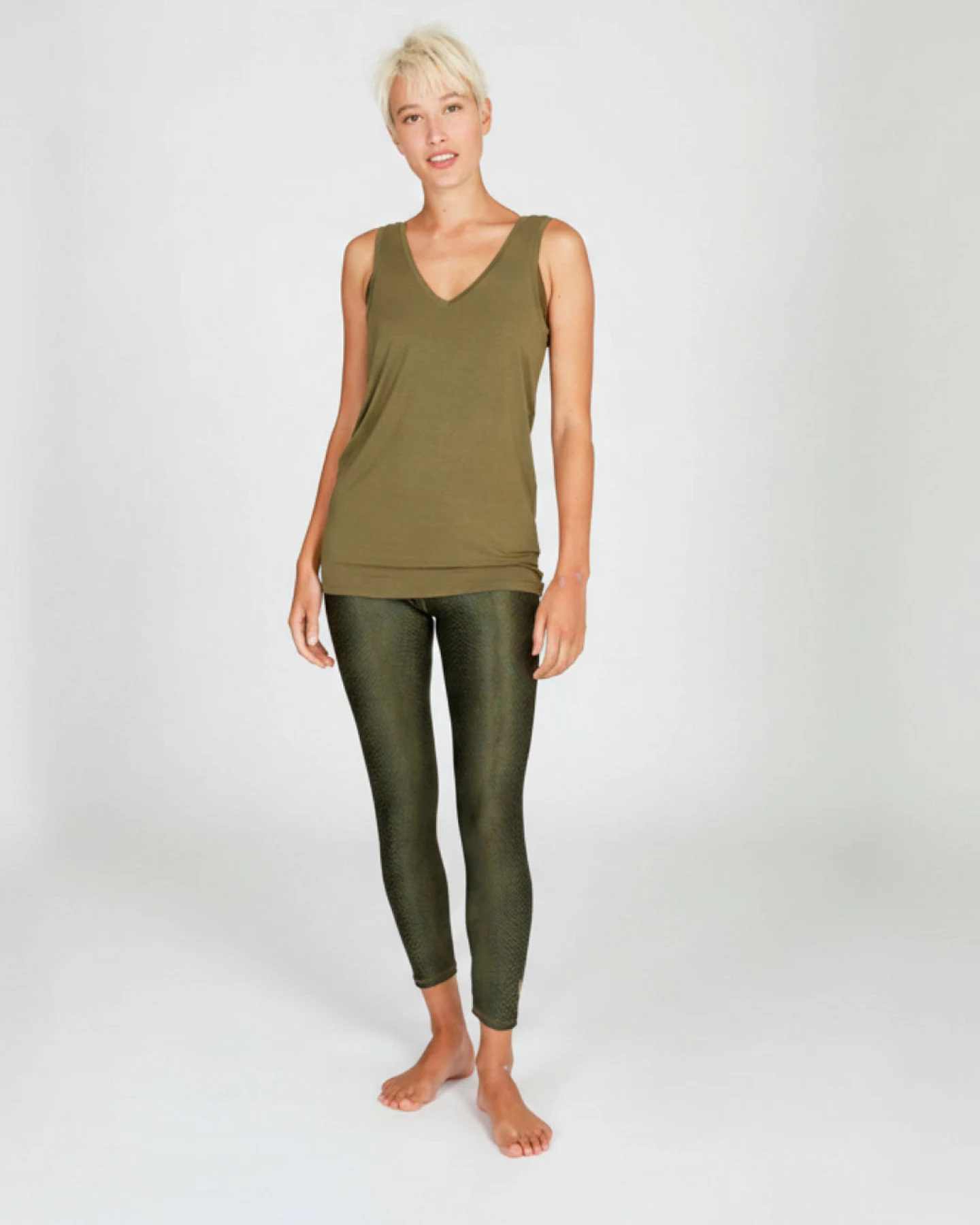 Kismet Cosy Twist Tank - Olive XS – Ansicht 3