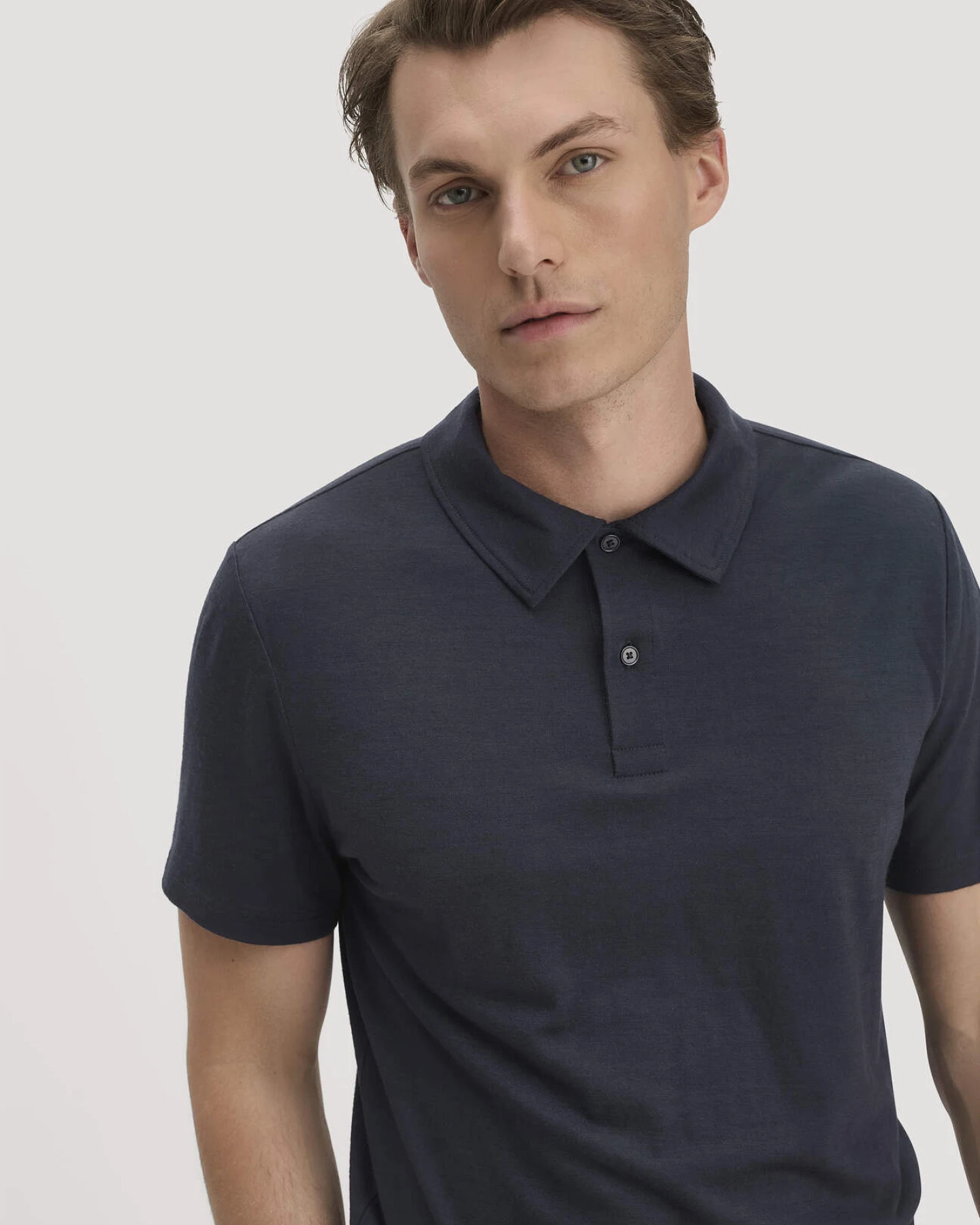 hessnatur Herren Wollshirt Polo Regular aus Bio-Merinowolle - blau - Größe 48 – Ansicht 4
