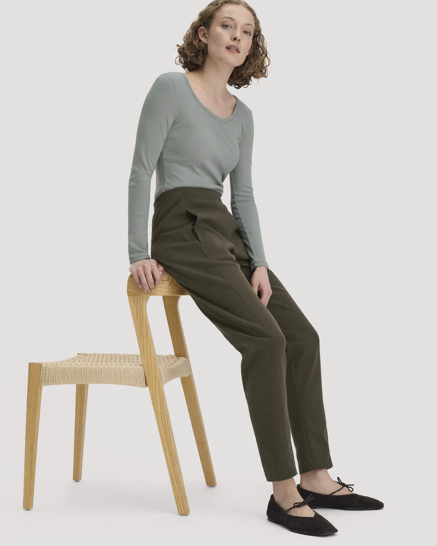 hessnatur Damen Jersey Hose Regular aus Bio-Baumwolle - grün - Größe 34 – Ansicht 4
