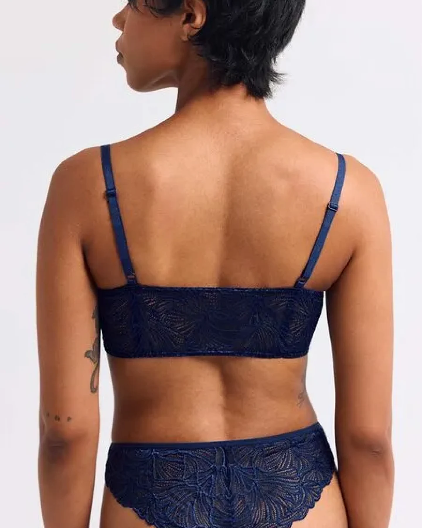erlich textil Fluid Lace bügelloser Bandeau Bralette mit Spitze aus recyceltem Polyamid, made in Europe – Ansicht 2