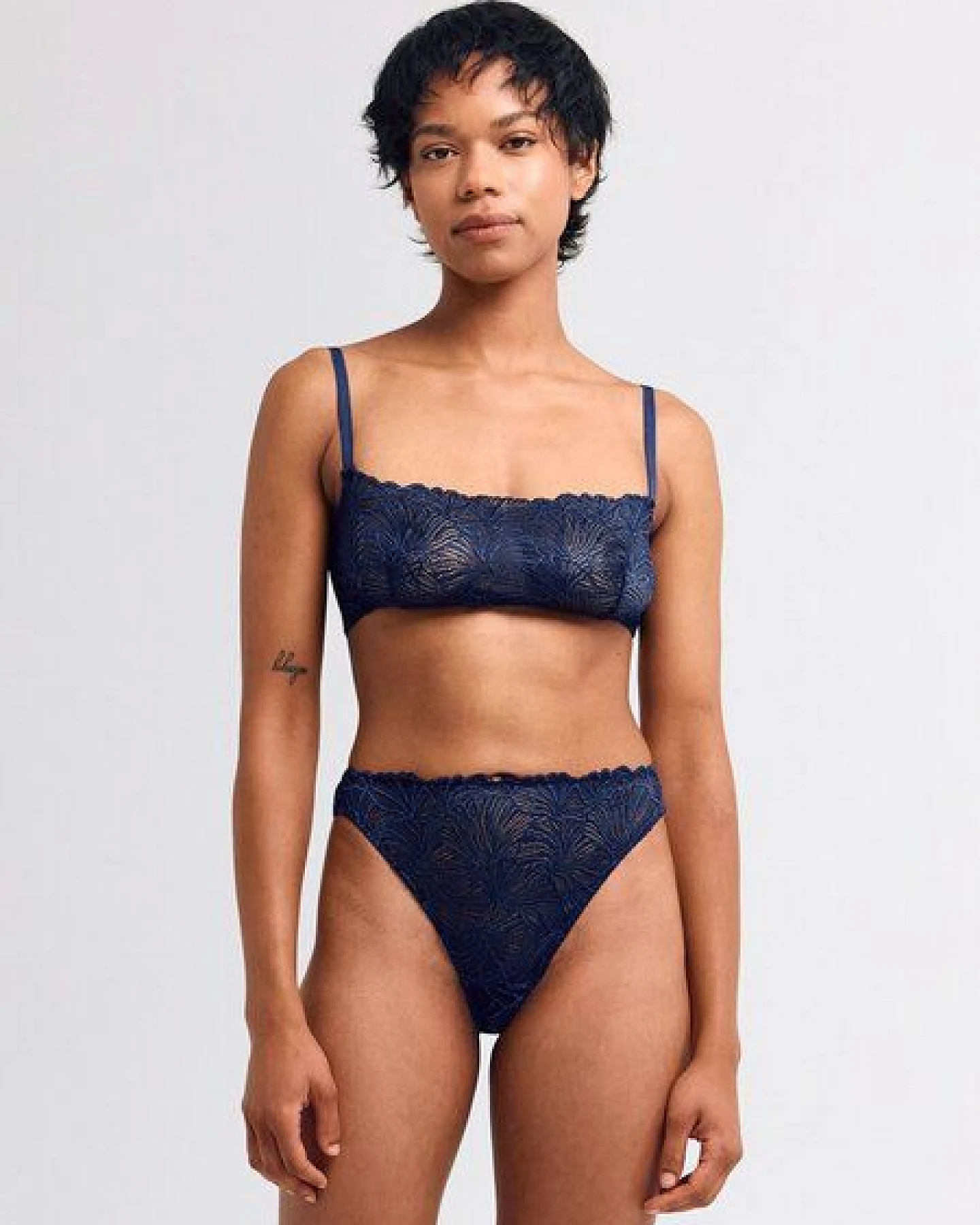 erlich textil Fluid Lace bügelloser Bandeau Bralette mit Spitze aus recyceltem Polyamid, made in Europe – Ansicht 3