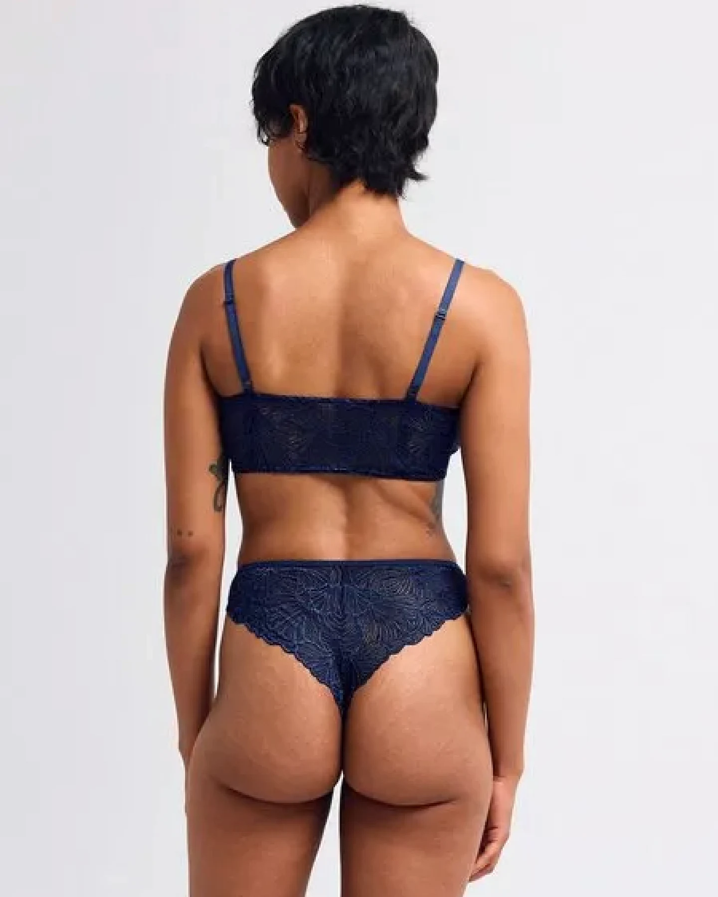 erlich textil Fluid Lace bügelloser Bandeau Bralette mit Spitze aus recyceltem Polyamid, made in Europe – Ansicht 4