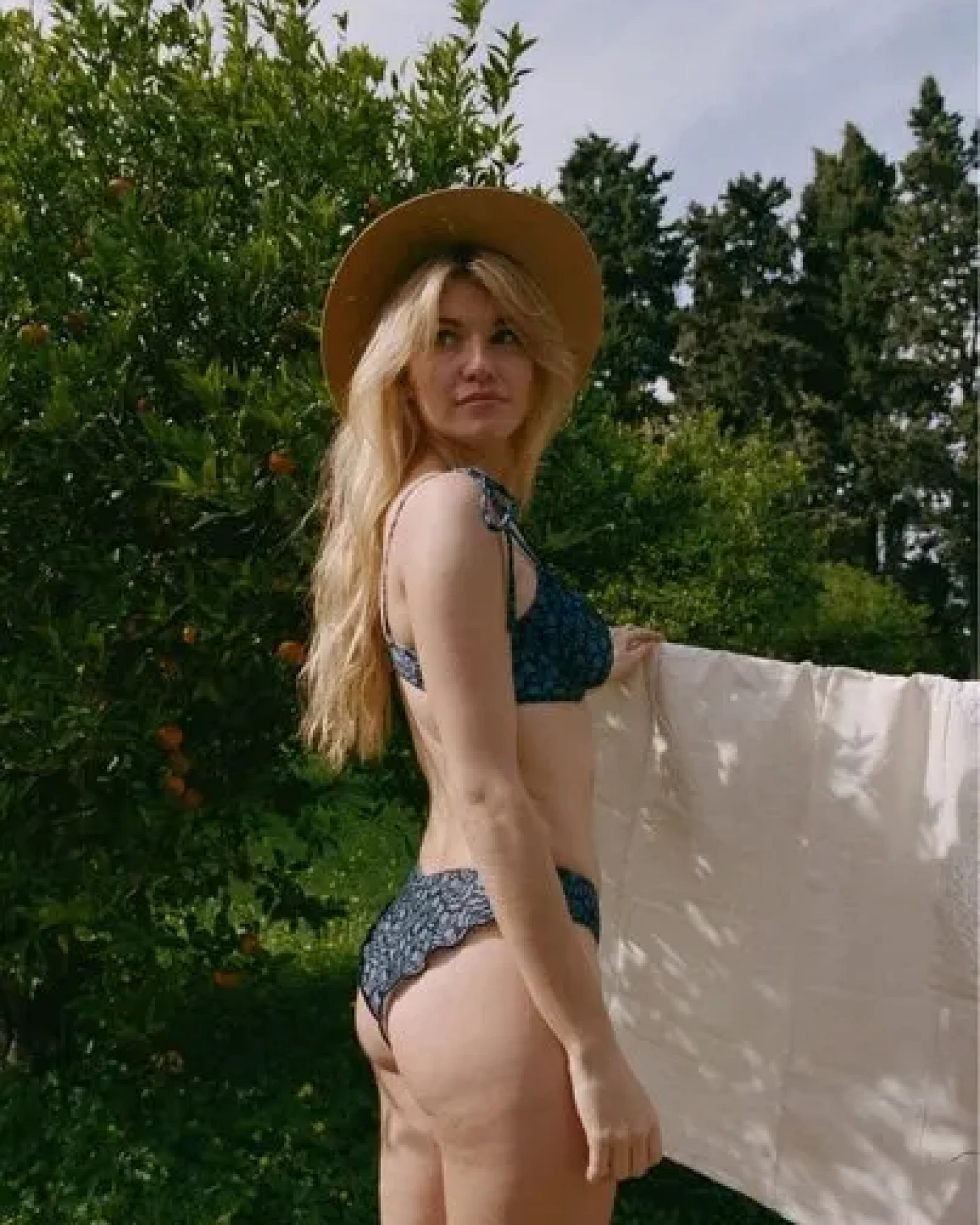 Nénés Tanga May – Ansicht 4