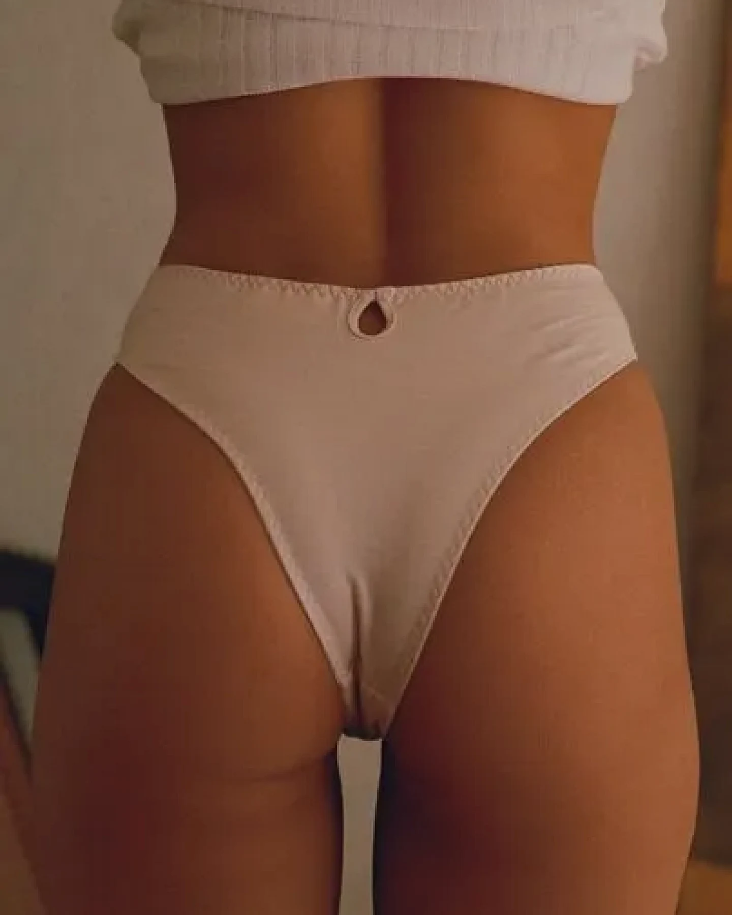 Nénés Zeitlose hochgeschnittene Unterhose – Ansicht 2