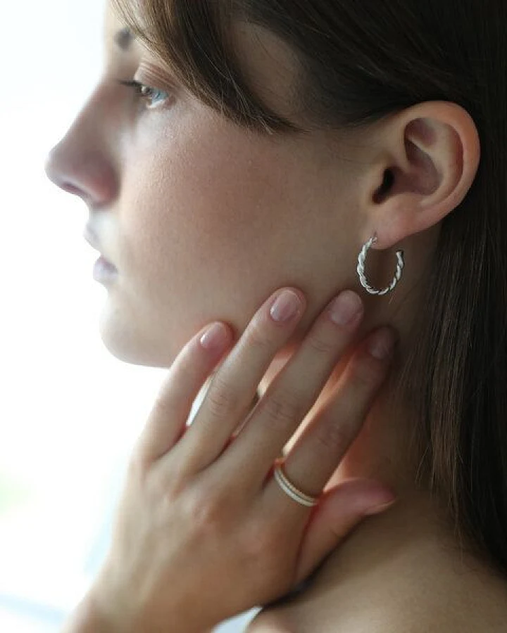 BELLYBIRD Jewellery CREOLEN - TWIST, gedrehtes, offenes Design, glänzende Oberfläche, 925 Silber