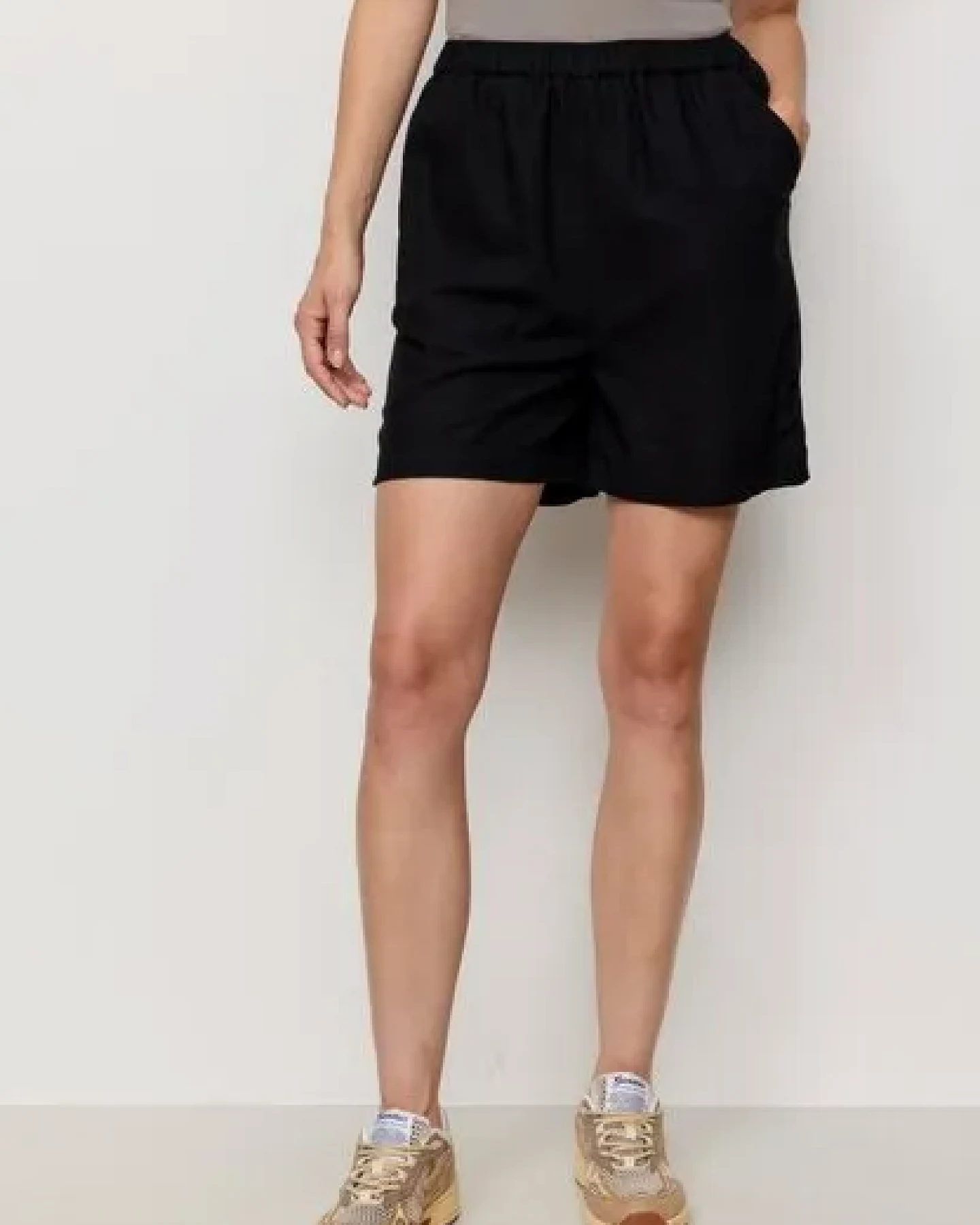 Damen Shorts aus Leinen und LENZING ECOVERO Viskose Mix - FIR - recolution – Ansicht 3