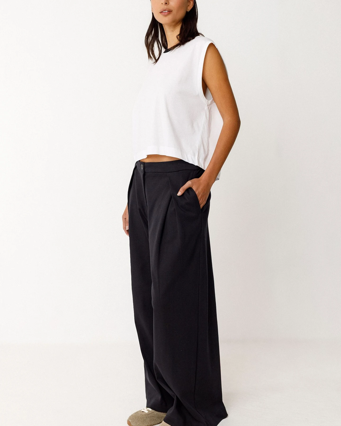 SKFK Damen vegan Hose Moira Schwarz – Ansicht 2