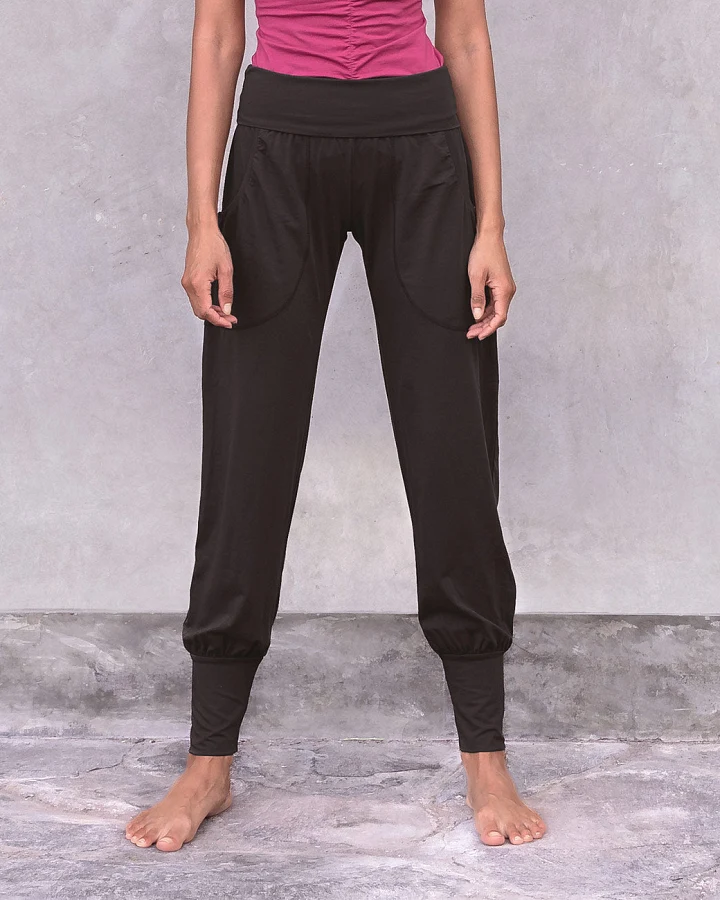 Produktseite: Jaya Organics Yogahose Joyce - Black L