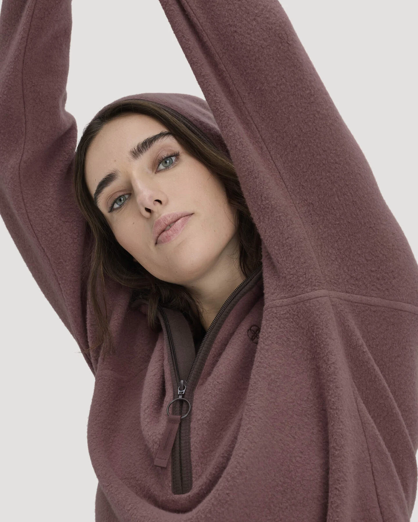 hessnatur Loungewear Fleece Hoodie Relaxed ACTIVE LIGHT aus Bio-Baumwolle - braun - Größe XL – Ansicht 4