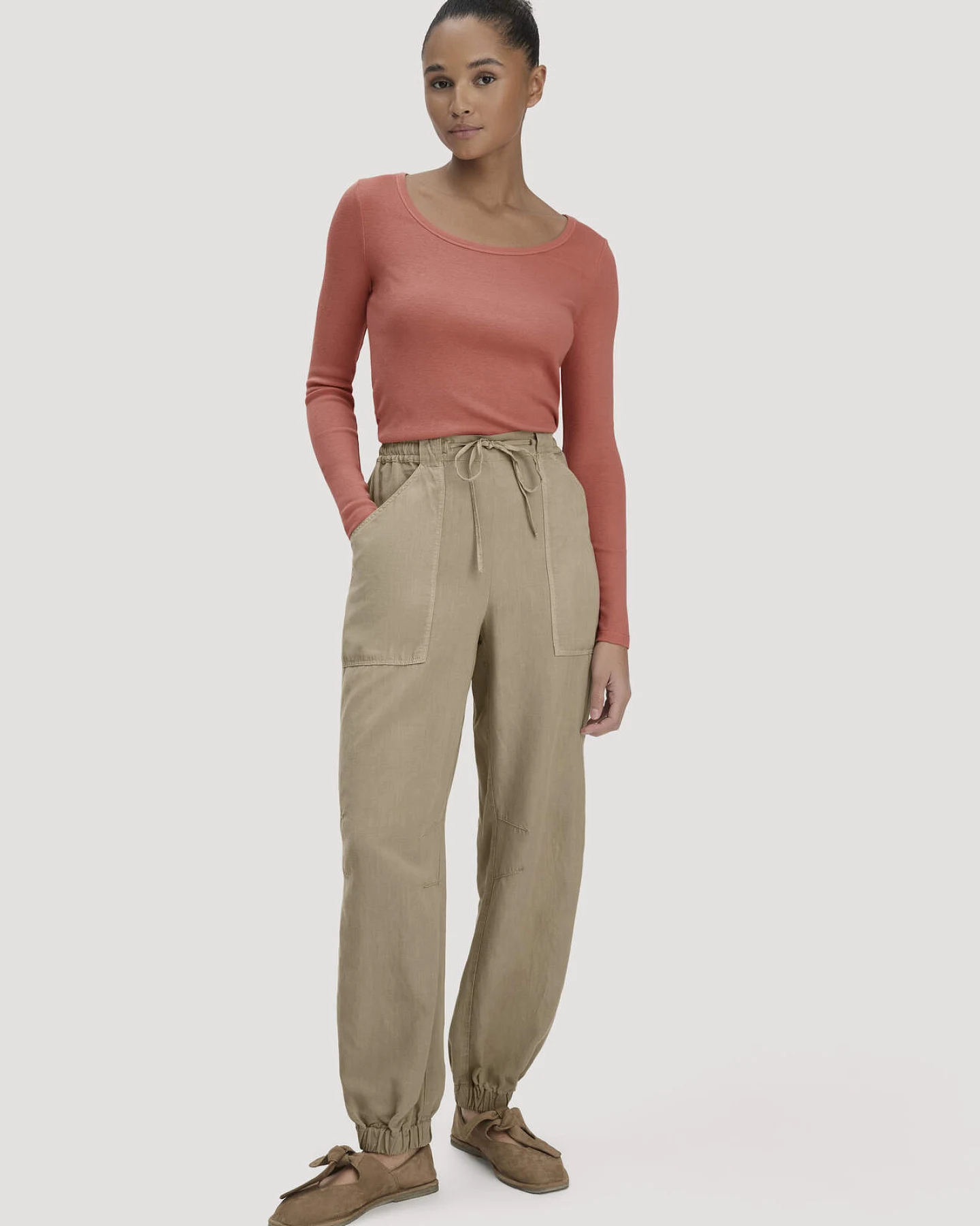 hessnatur Damen Softrib Longsleeve Fitted aus Bio-Baumwolle und TENCEL™ Modal - orange - Größe 40 – Ansicht 2
