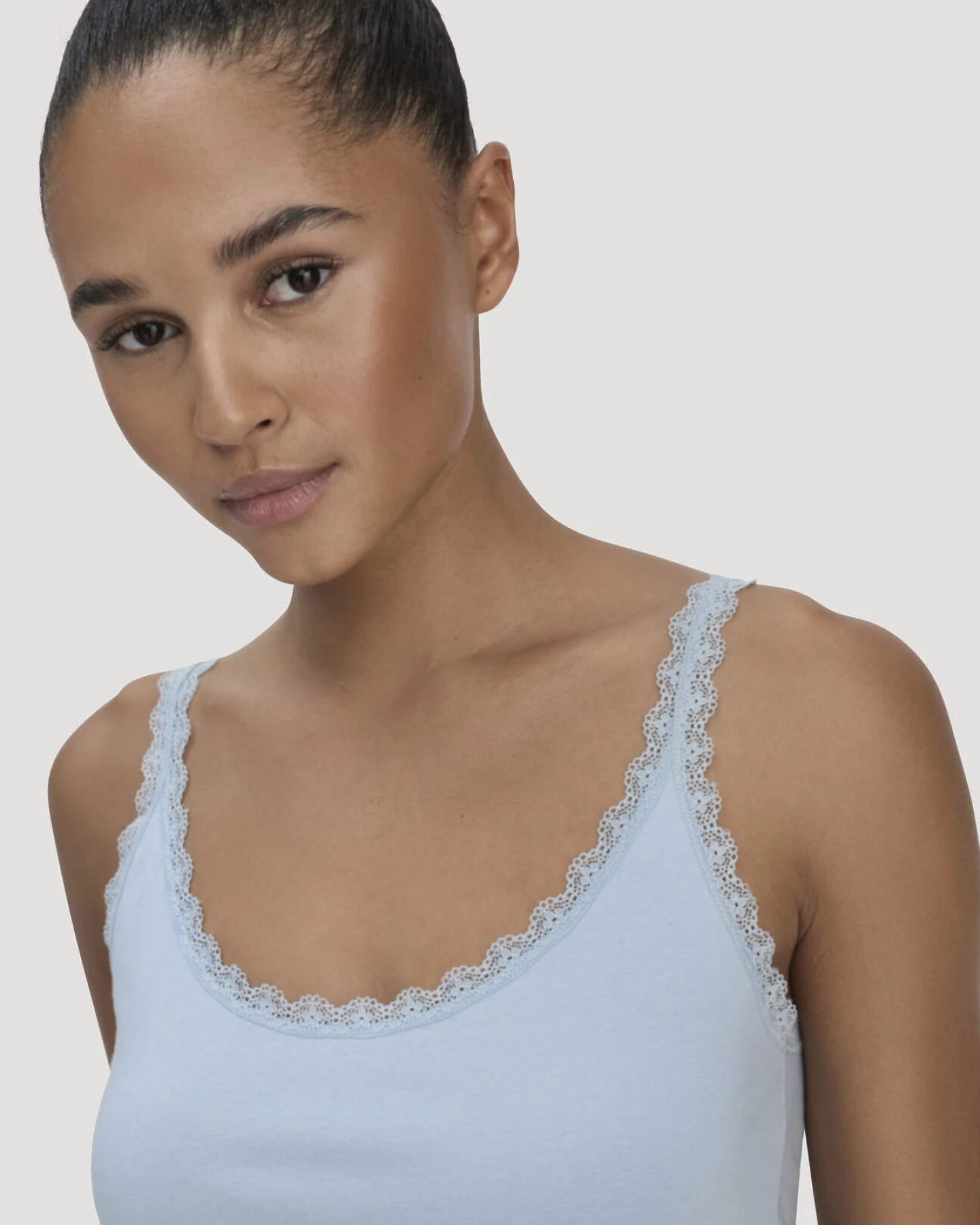 hessnatur Damen Tanktop COTTON FEEL LACE aus Bio-Baumwolle - blau - Größe 36 – Ansicht 3