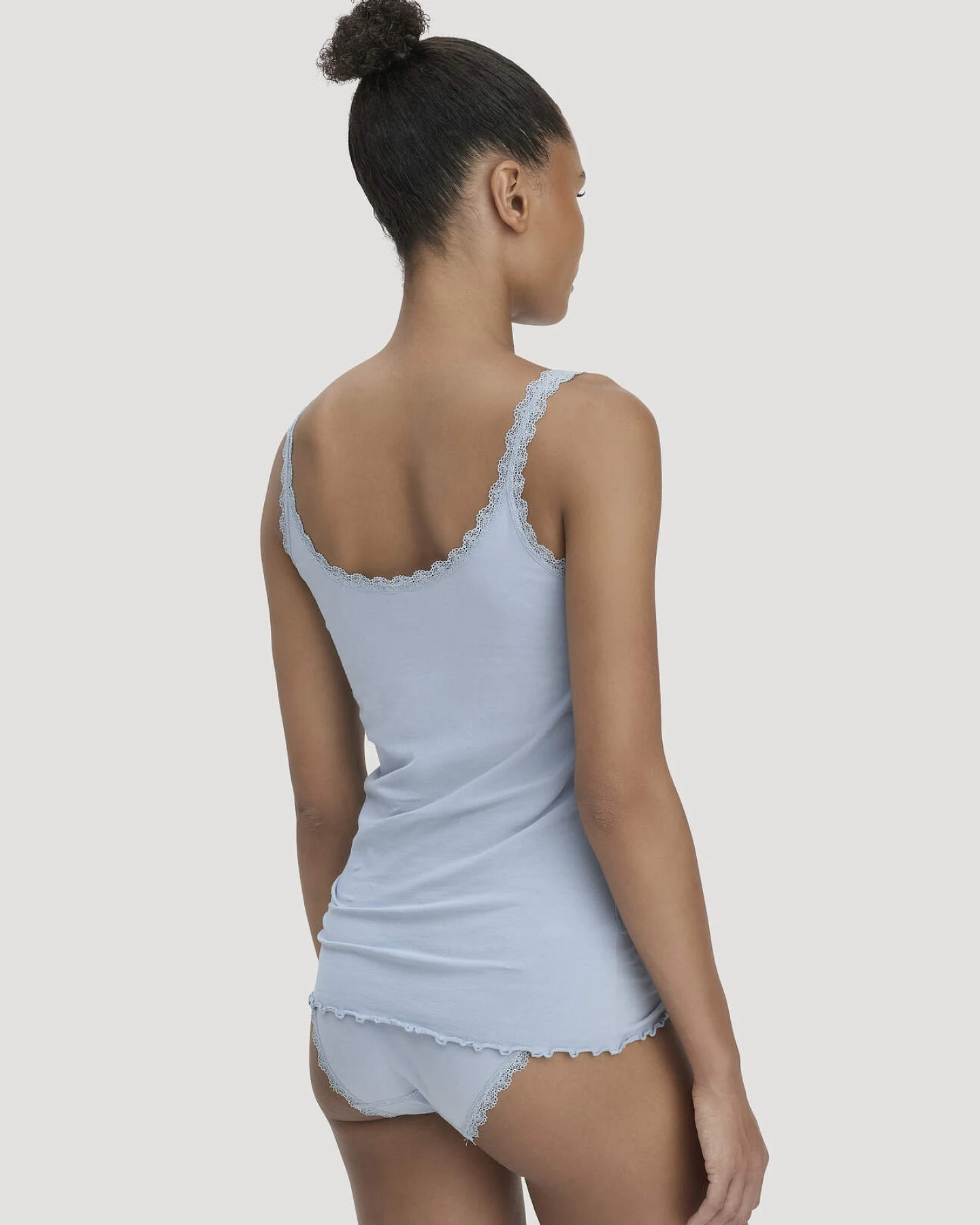 hessnatur Damen Tanktop COTTON FEEL LACE aus Bio-Baumwolle - blau - Größe 44 – Ansicht 2