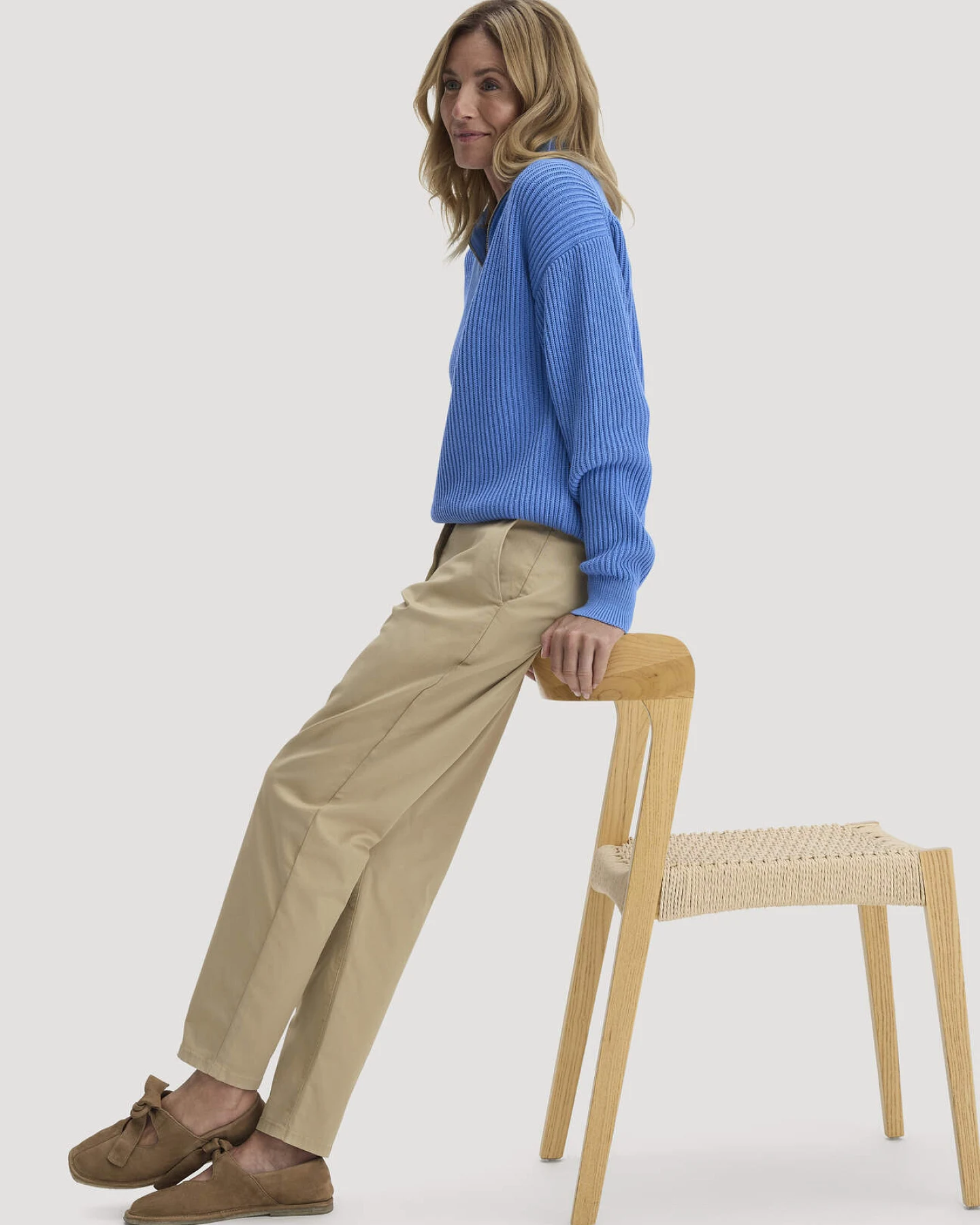 hessnatur Damen Chino Straight Leg Regular aus Bio-Baumwolle - beige - Größe 46 – Ansicht 4