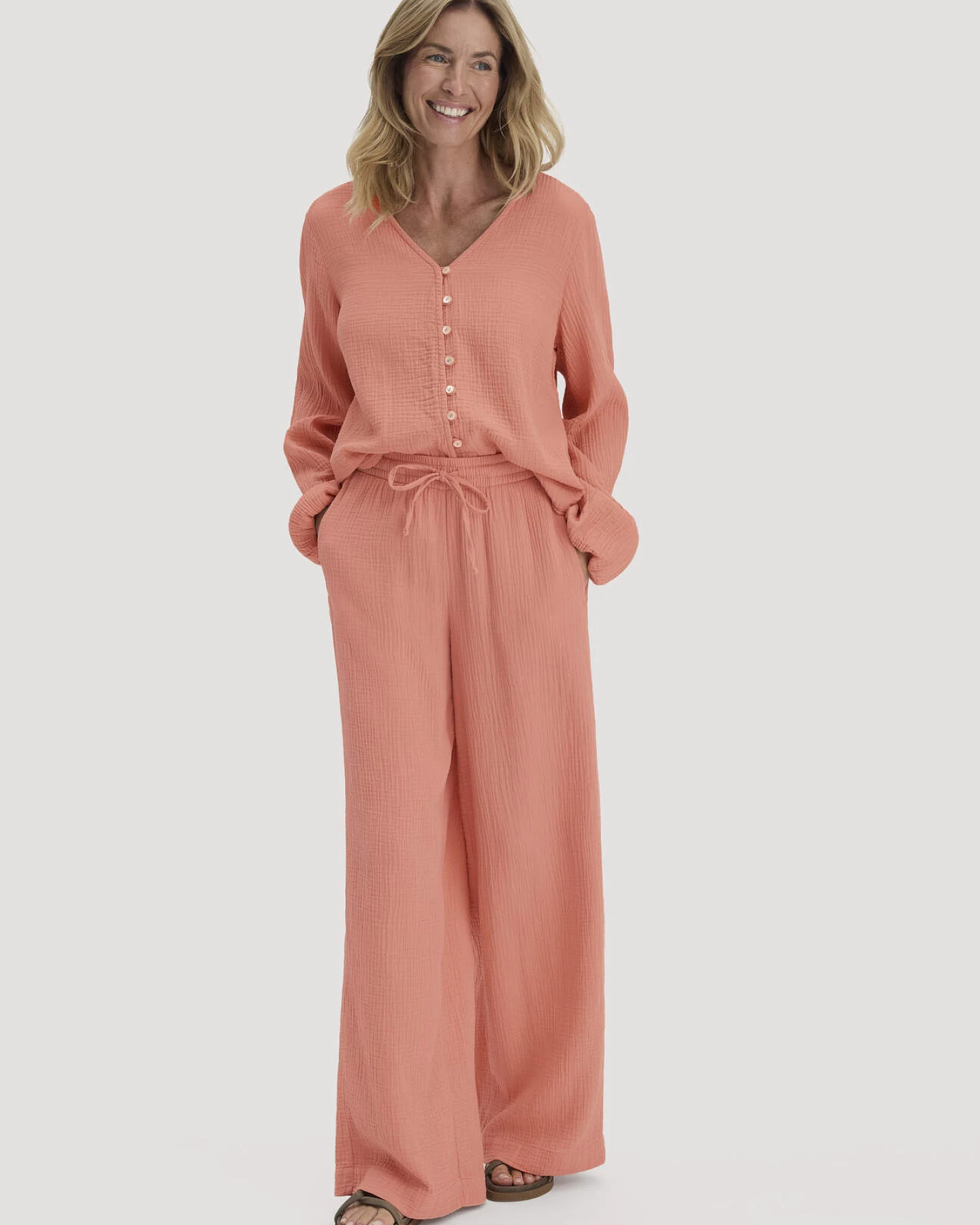 hessnatur Damen Musselin Bluse Relaxed aus Bio-Baumwolle - orange - Größe 46 – Ansicht 2