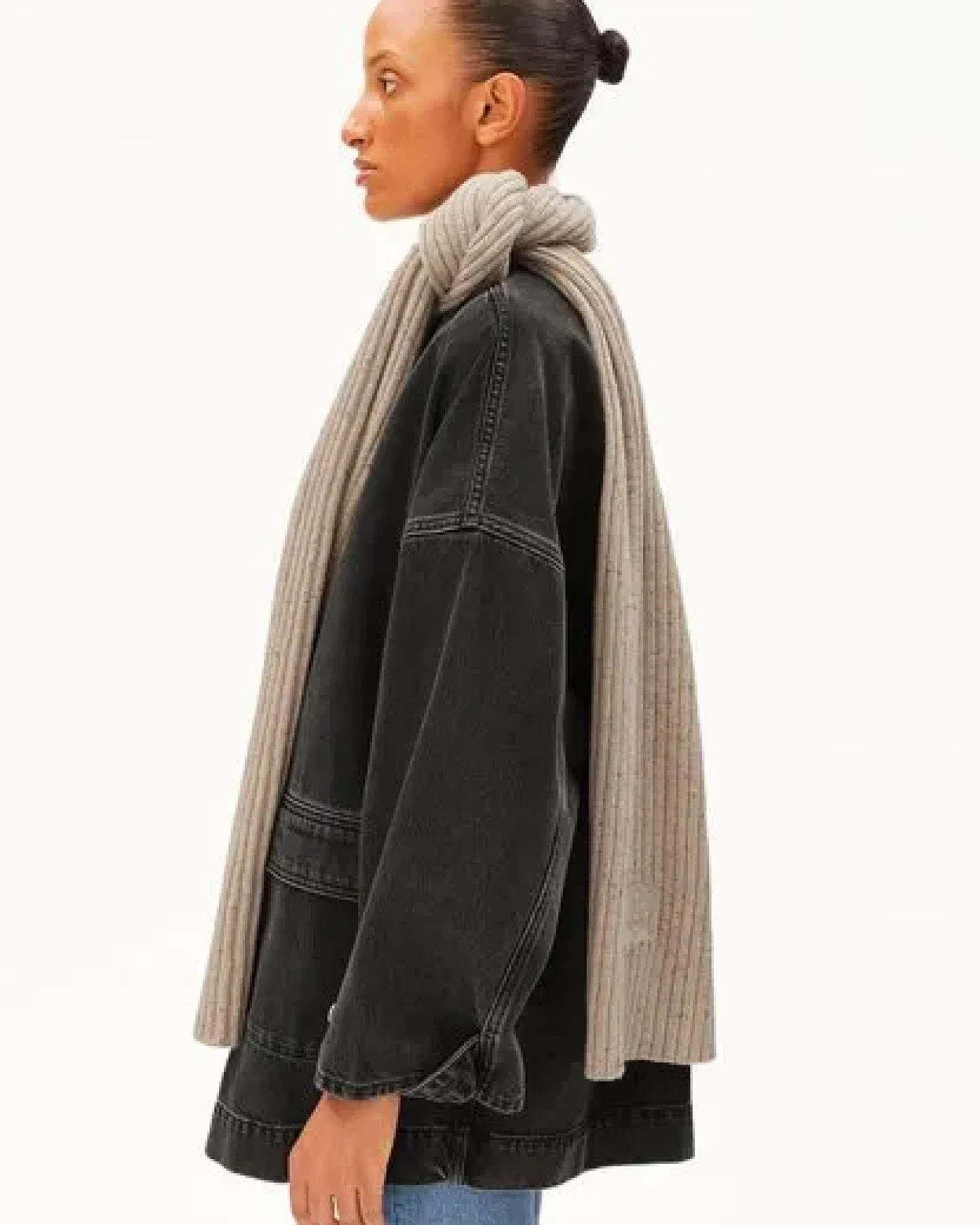 ARMEDANGELS TWEED Unisex Schal aus recyceltem Woll-Mix – Ansicht 3