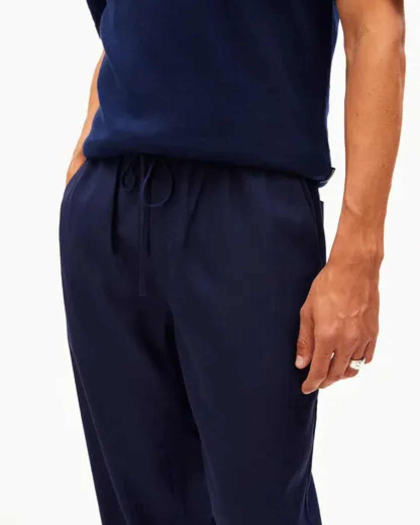 ARMEDANGELS LUKAA LINO Herren Webhose aus Leinen-Mix – Ansicht 3