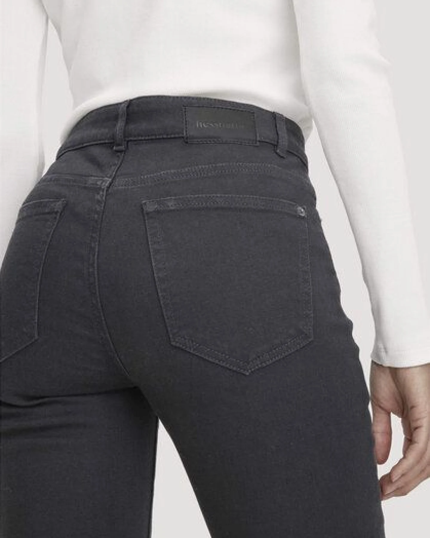 hessnatur Jeans LEA Mid Rise Slim aus Bio-Denim – Ansicht 2
