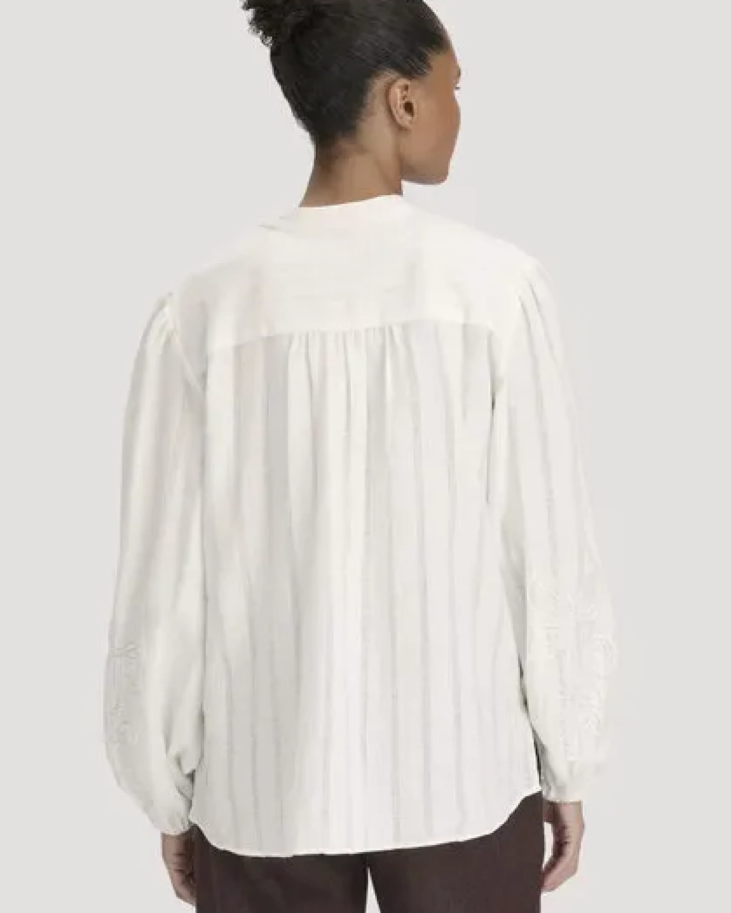 hessnatur Embroidery Bluse Relaxed aus Bio-Baumwolle mit Leinen – Ansicht 2