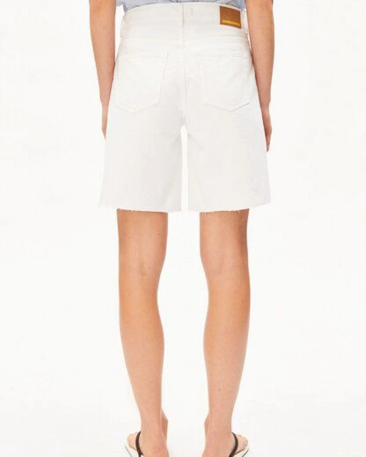 ARMEDANGELS THALINAA Damen Jeans-Shorts aus 100% recycelter Baumwolle – Ansicht 2