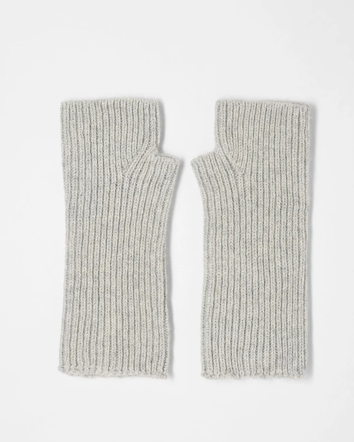 Grey Mel.