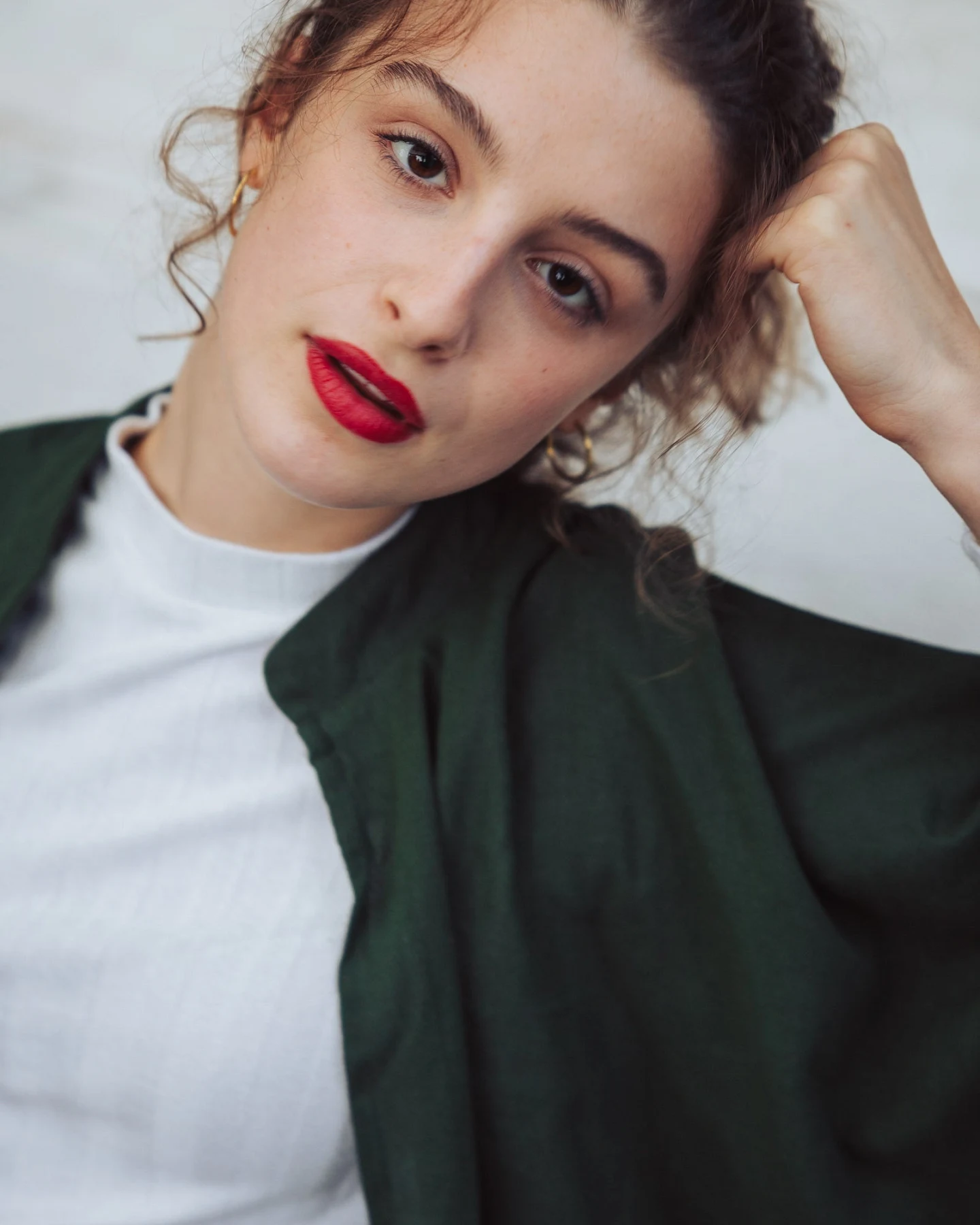 Jyoti - Fair Works Damen vegan Cardigan Chandrapur Oliv – Ansicht 2
