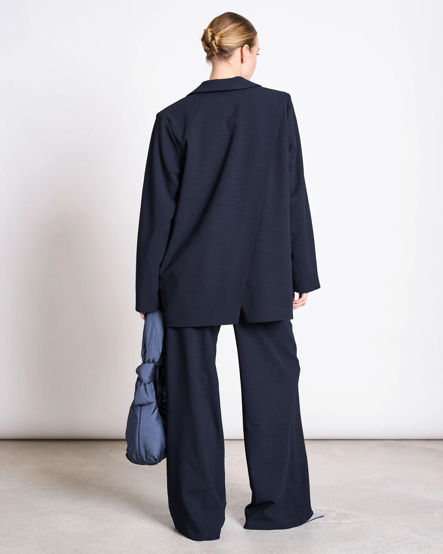 JAN 'N JUNE Damen vegan Blazer Mit Geschlitztem Rücken Jels Nightfall Navy – Ansicht 2