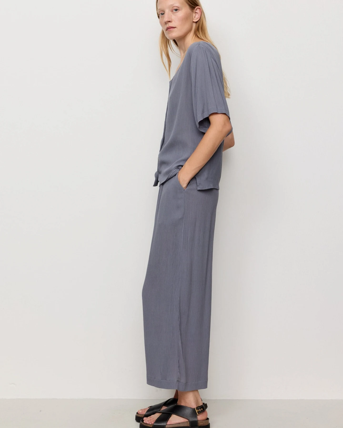 Recolution Damen vegan Hose Mandevilla Taubenblau – Ansicht 2