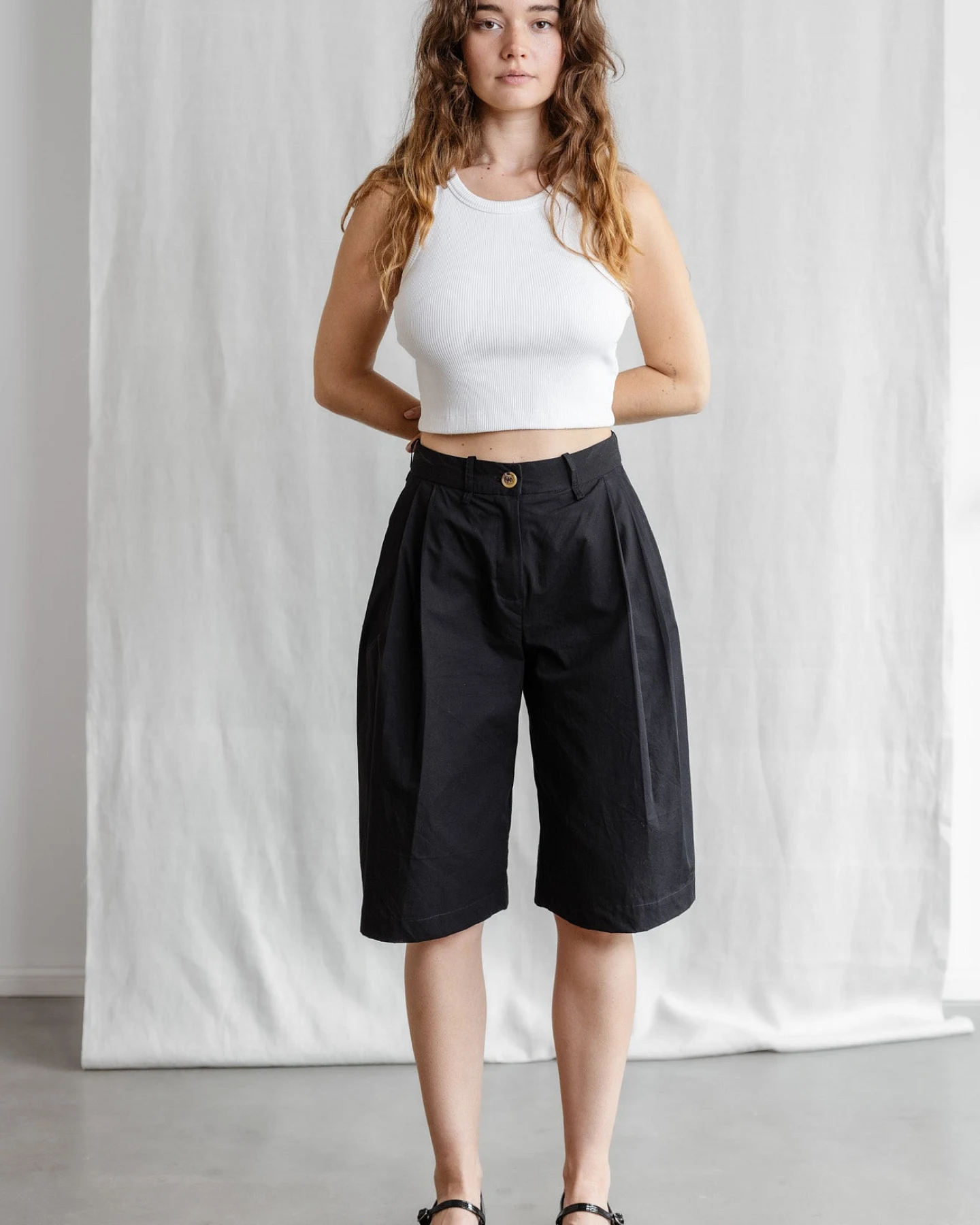 Jyoti - Fair Works Damen vegan Shorts Samud Schwarz – Ansicht 2