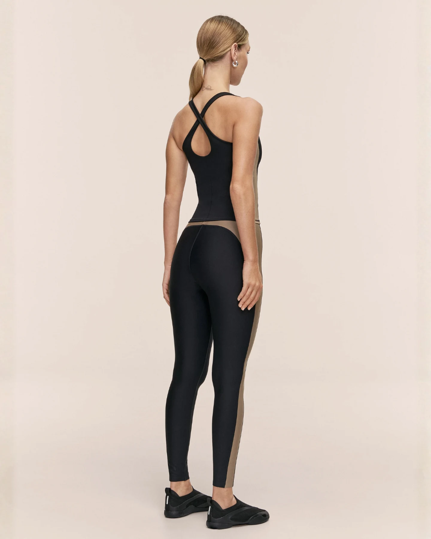 Casall Shaped Block High Waist Leggings - Black S – Ansicht 6