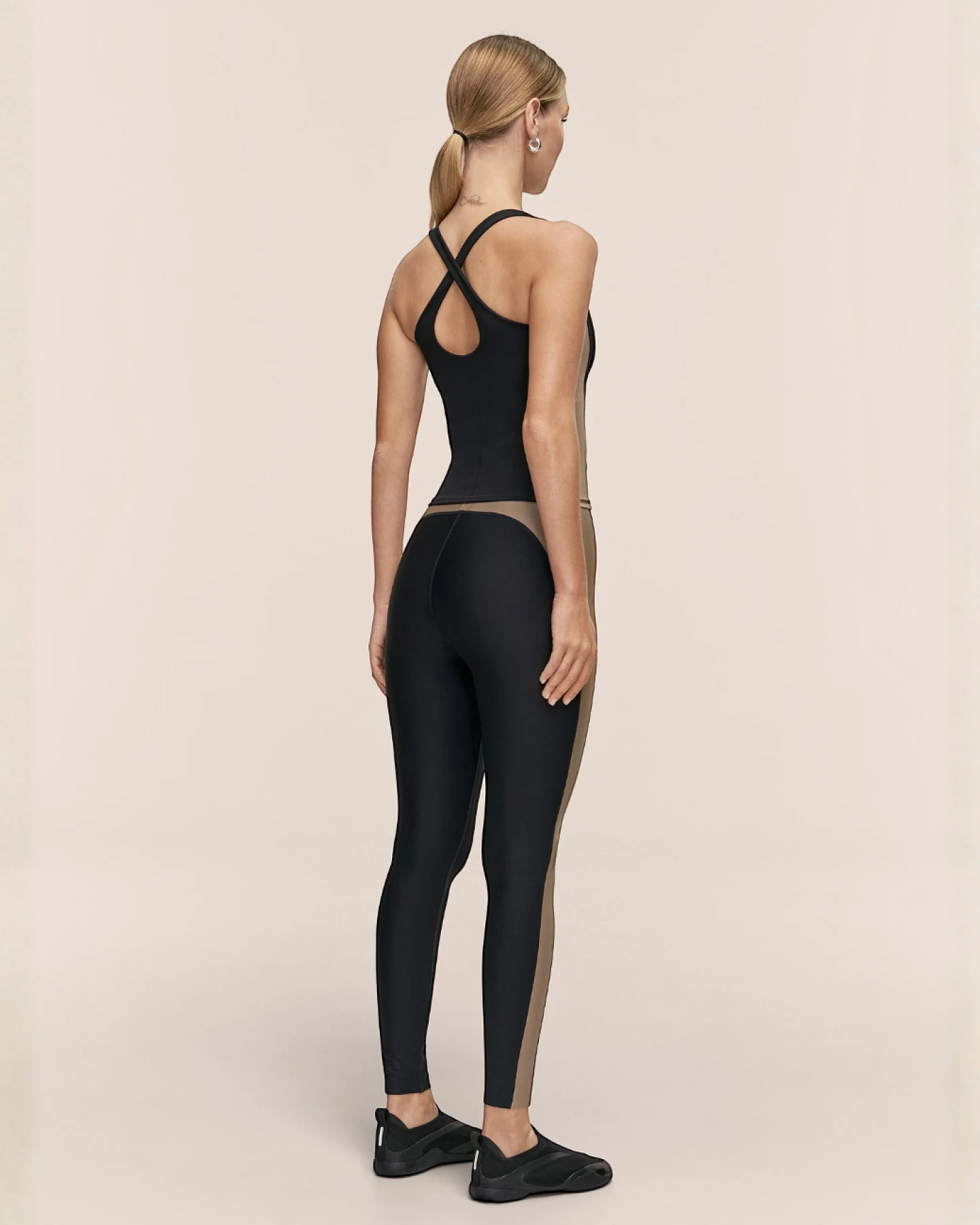 Casall Shaped Block High Waist Leggings - Black S – Ansicht 7