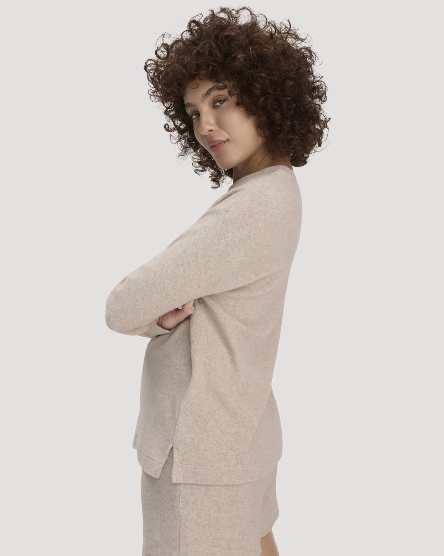 hessnatur Damen Frottee Loungeshirt Oversize PURE COTTON aus Bio-Baumwolle - beige - Größe 38 – Ansicht 2