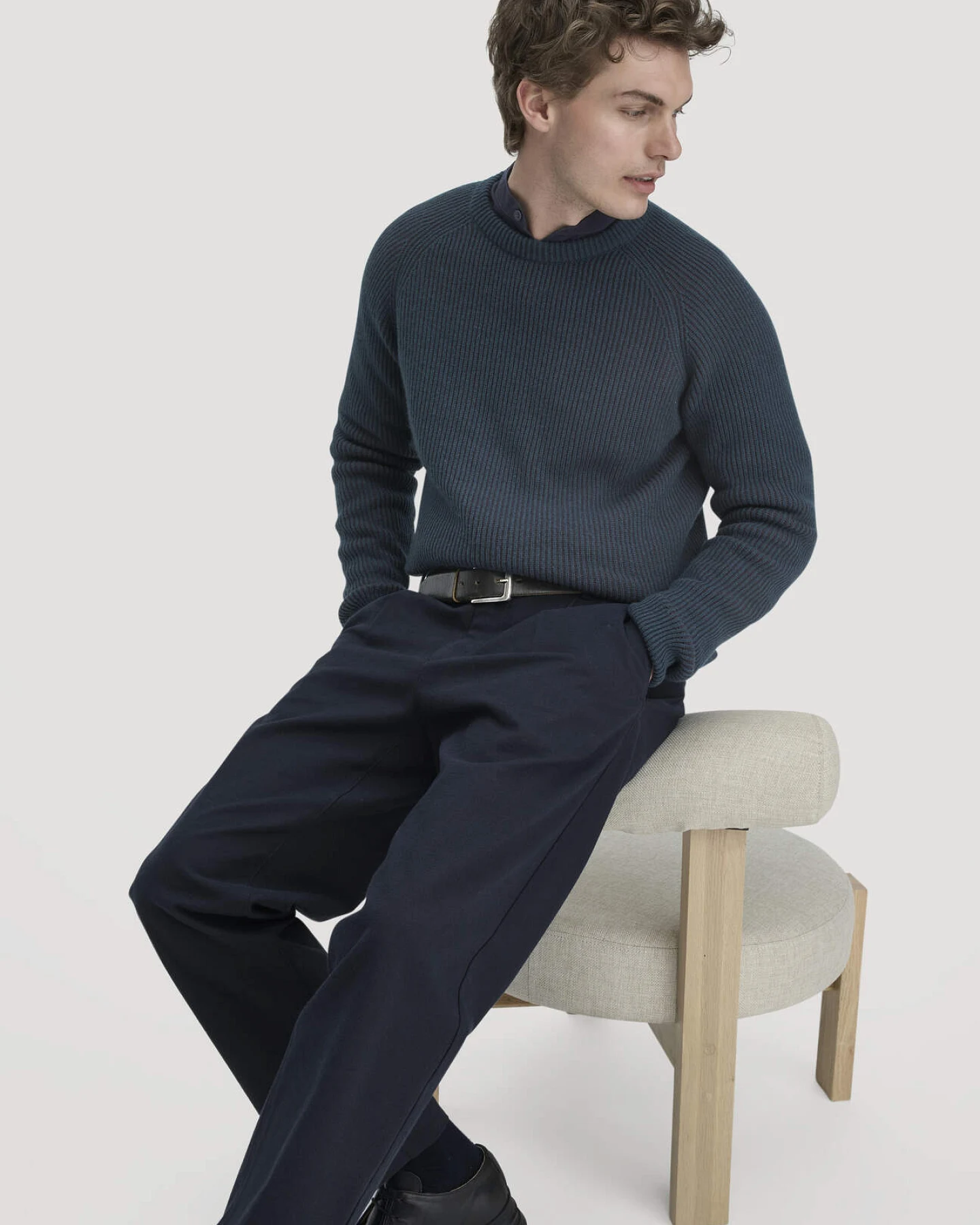 hessnatur Herren Chino RON Relaxed aus Bio-Baumwolle - blau - Größe 34/34 – Ansicht 4