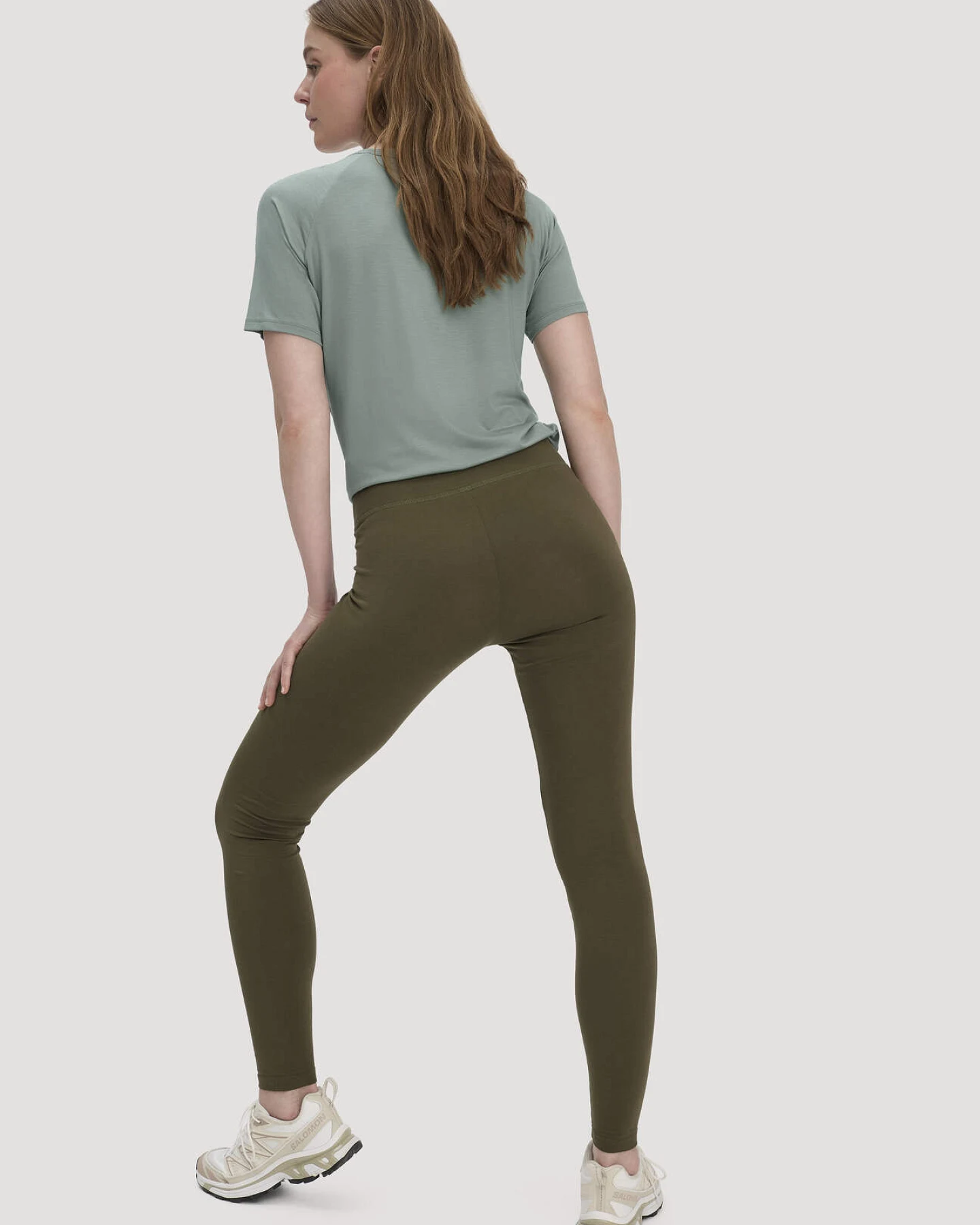 hessnatur Loungewear Leggings Medium Cut ACTIVE LIGHT aus Bio-Baumwolle - grün - Größe XS/l – Ansicht 2